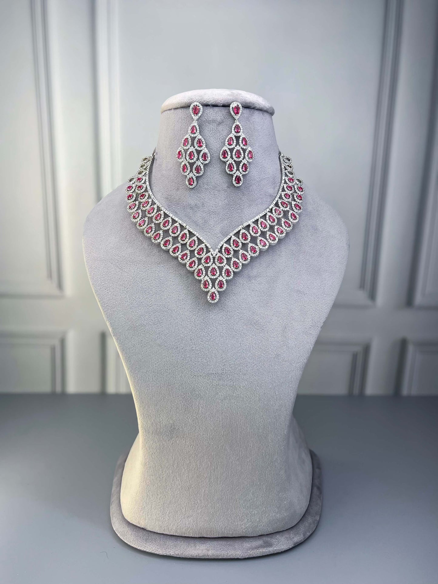 Elisa AD Necklace Set