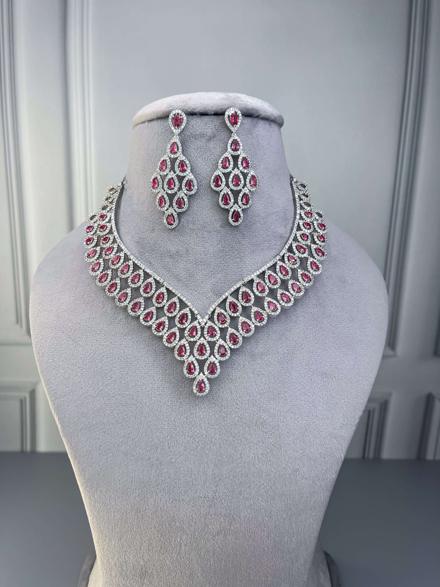 Elisa AD Necklace Set