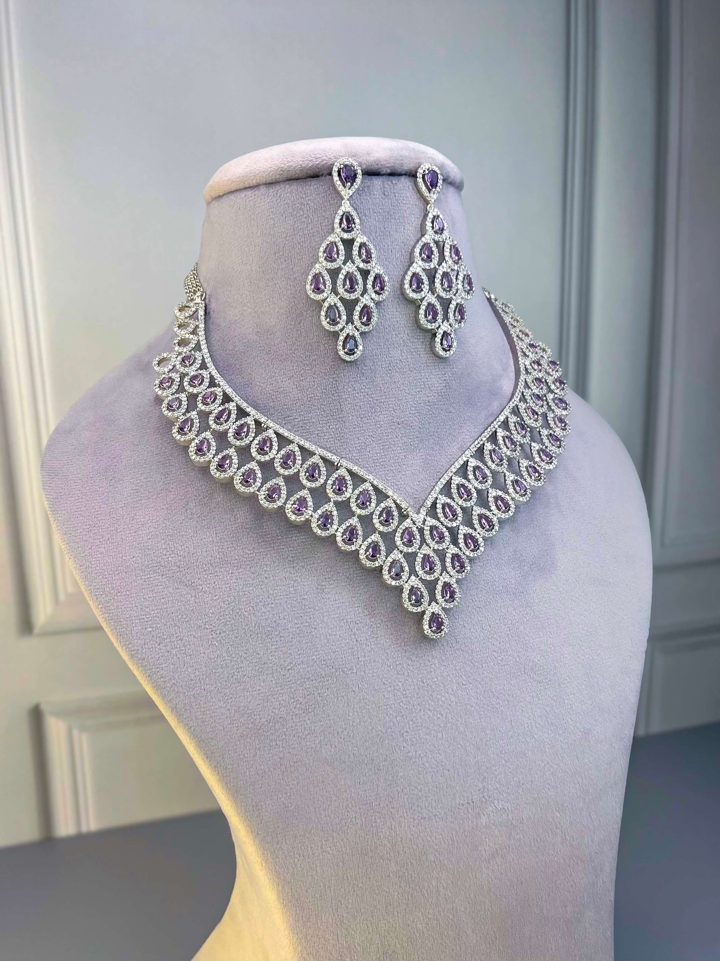 Elisa AD Necklace Set