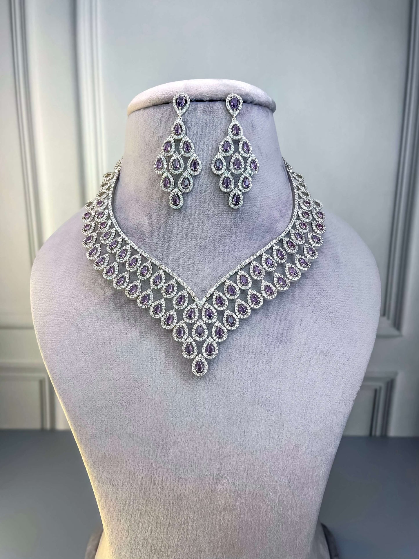 Elisa AD Necklace Set