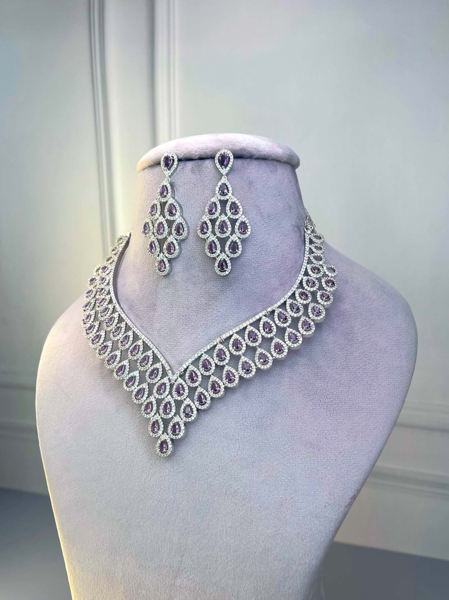 Elisa AD Necklace Set