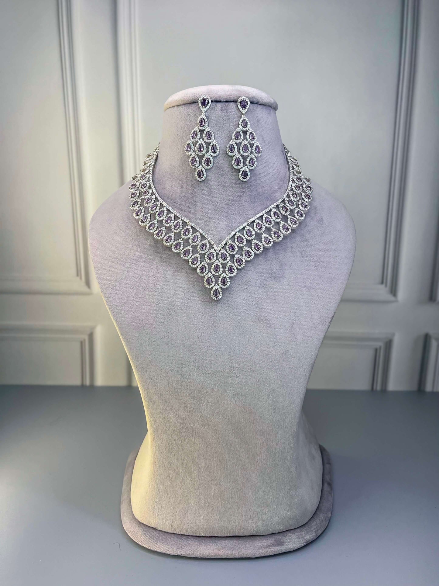 Elisa AD Necklace Set
