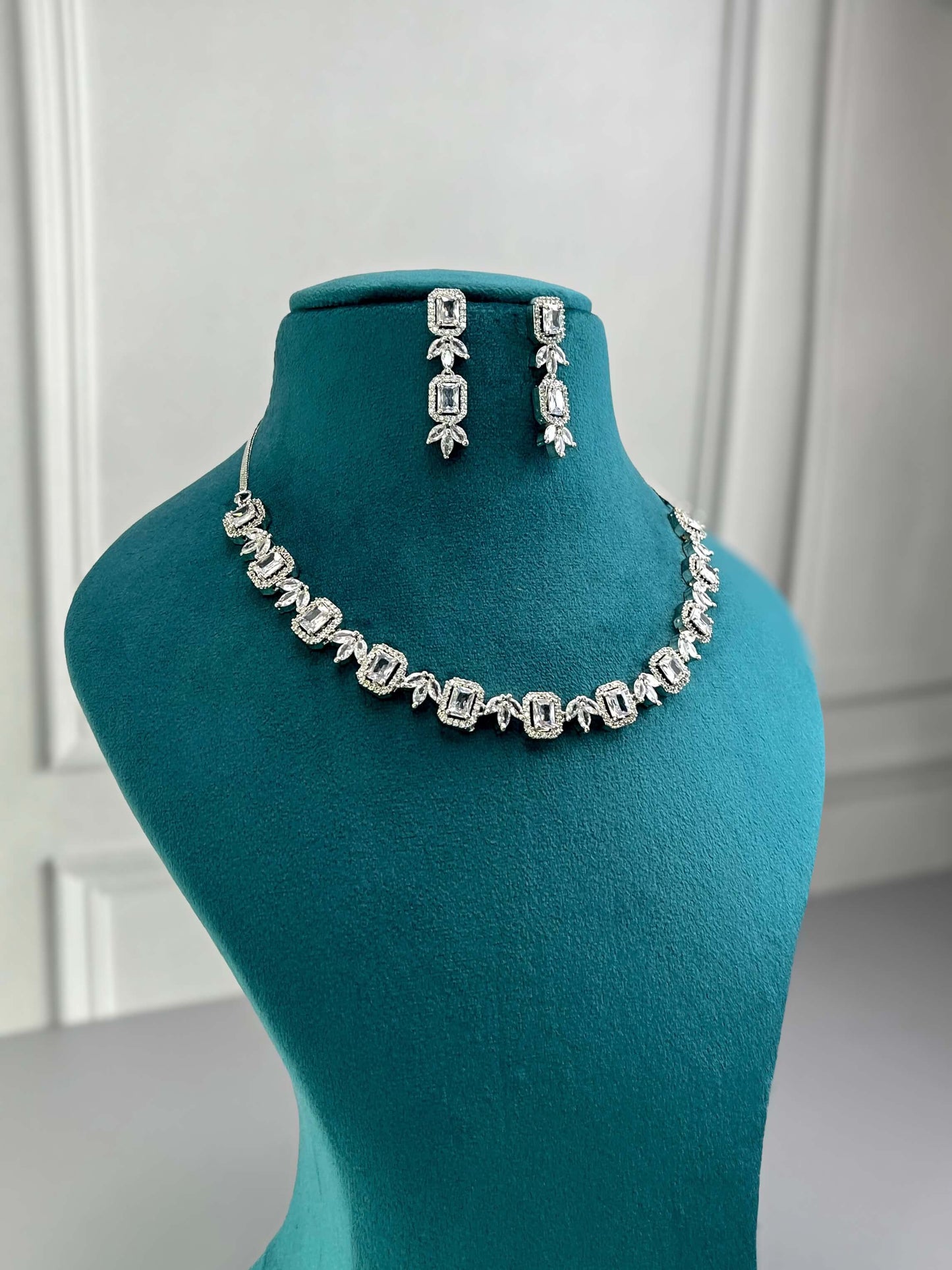Natalie Silver AD Necklace Set