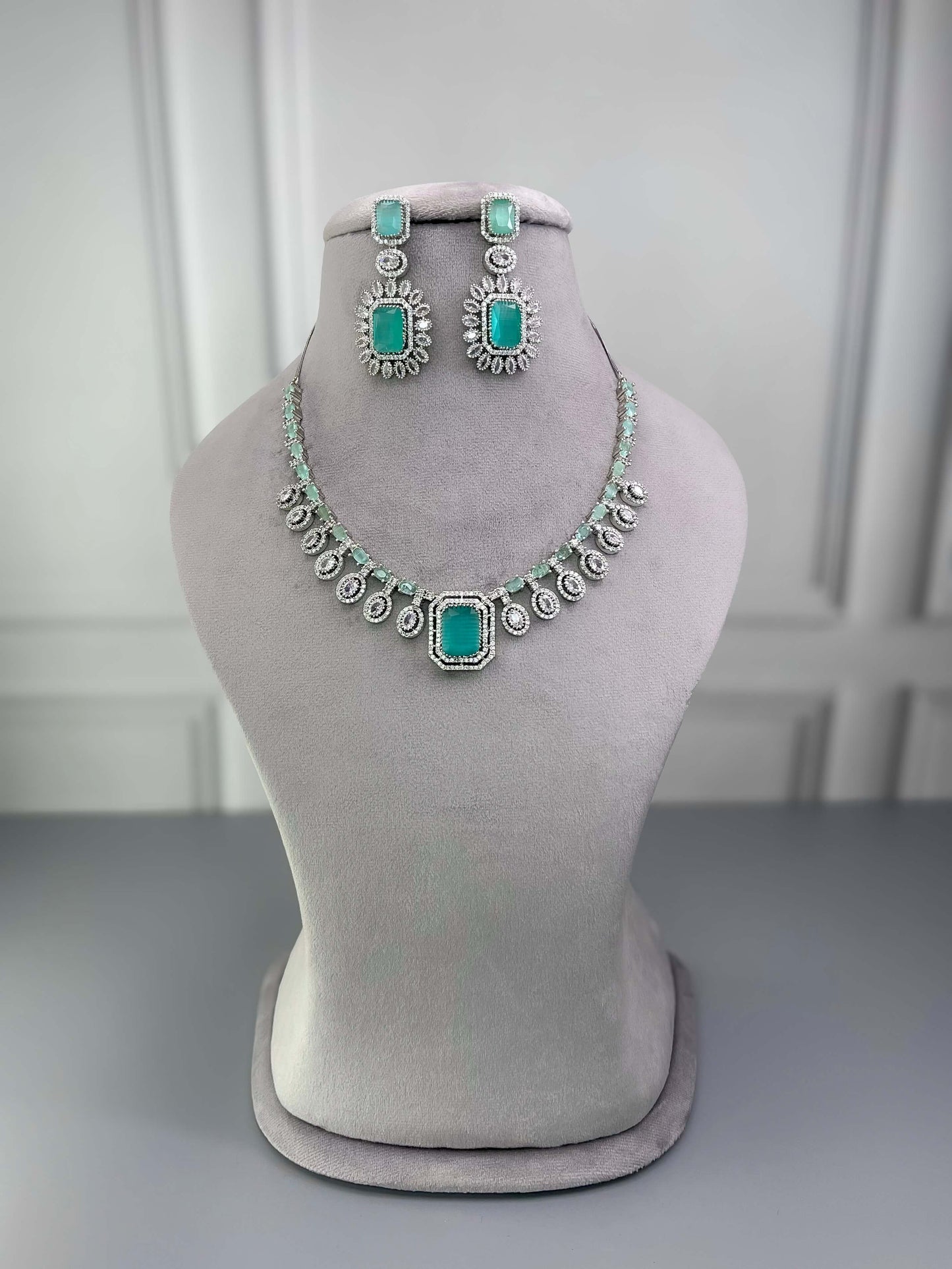 Sophia AD Necklace Set