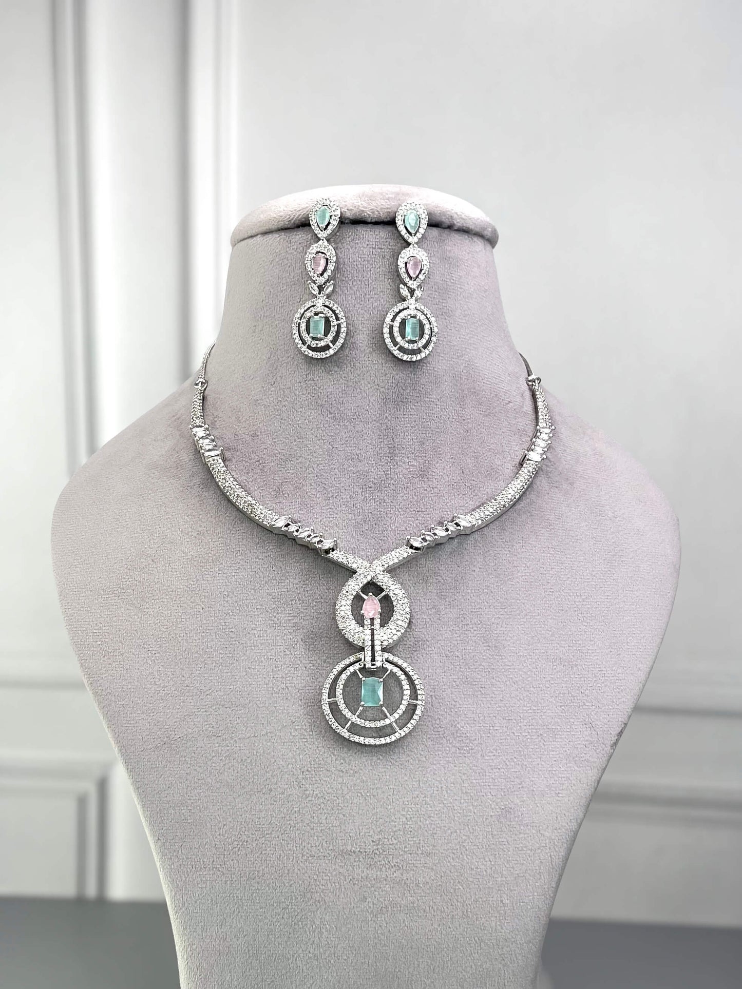 Janet AD Necklace Set