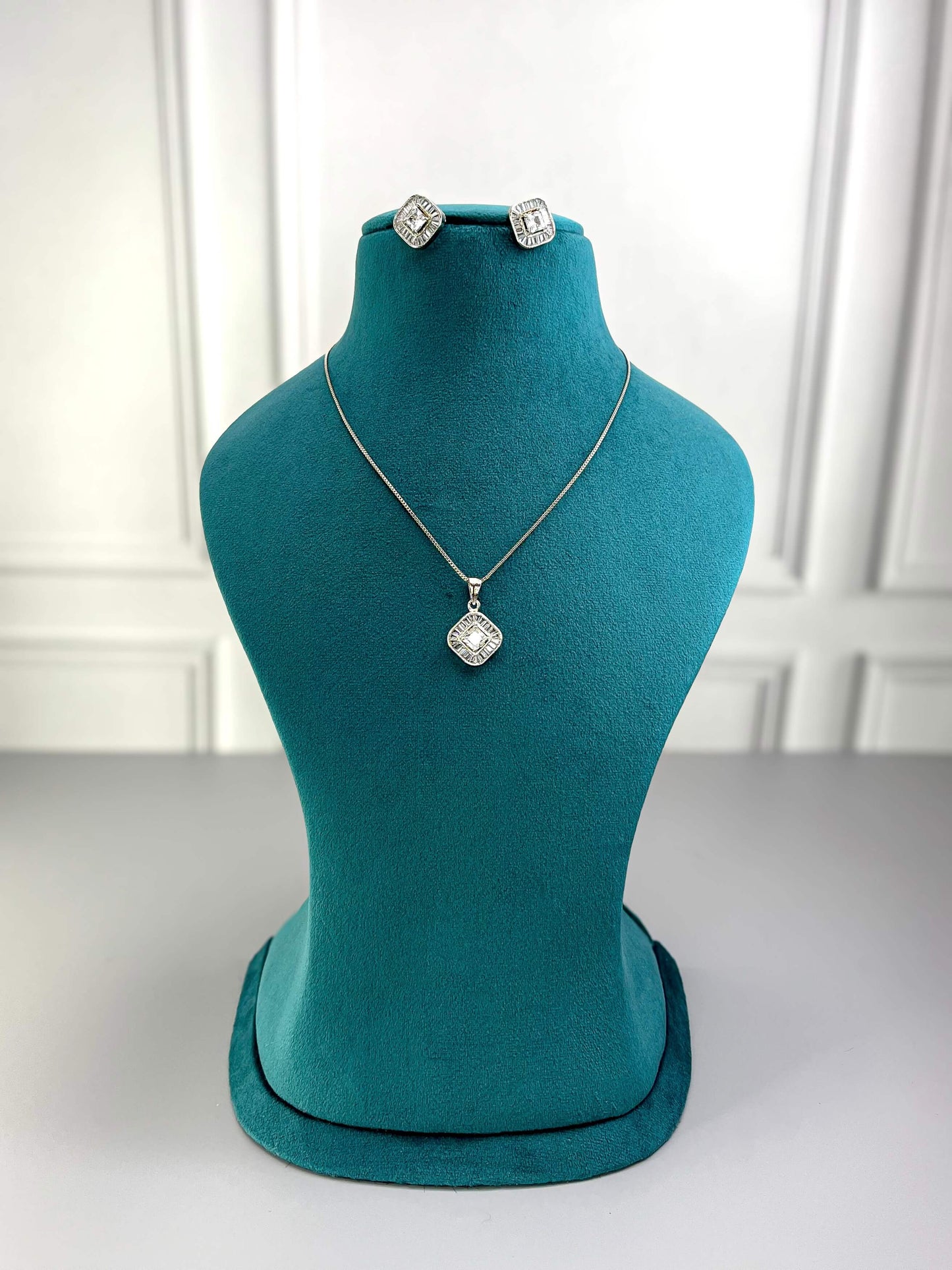 Lexi AD Pendant Set