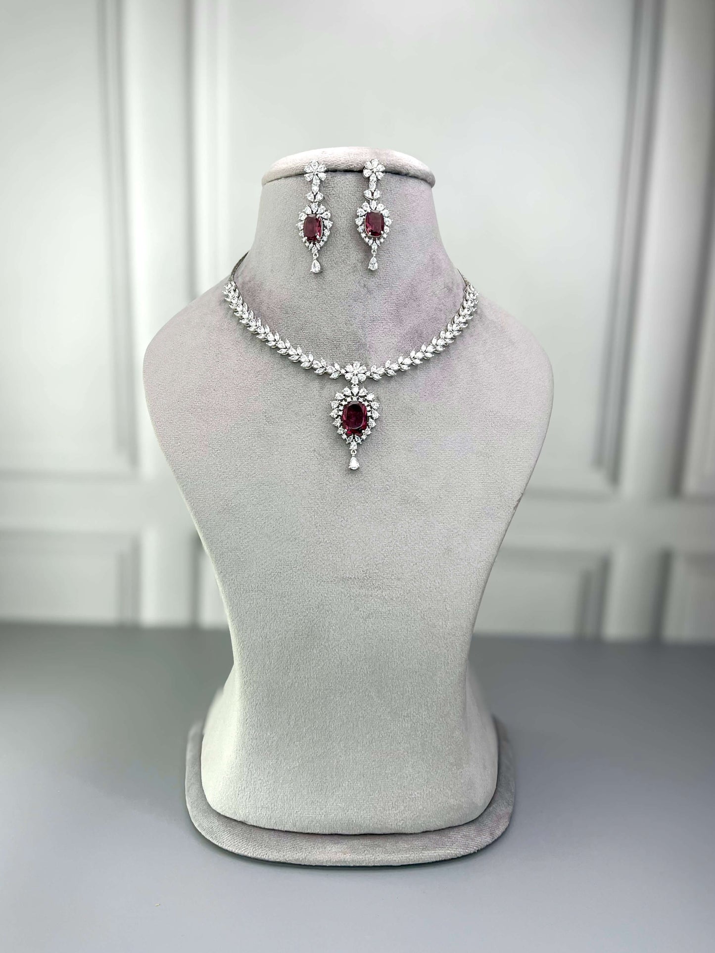 Alia AD Necklace Set