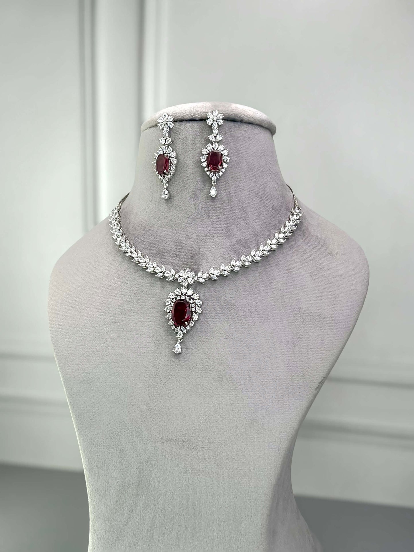 Alia AD Necklace Set