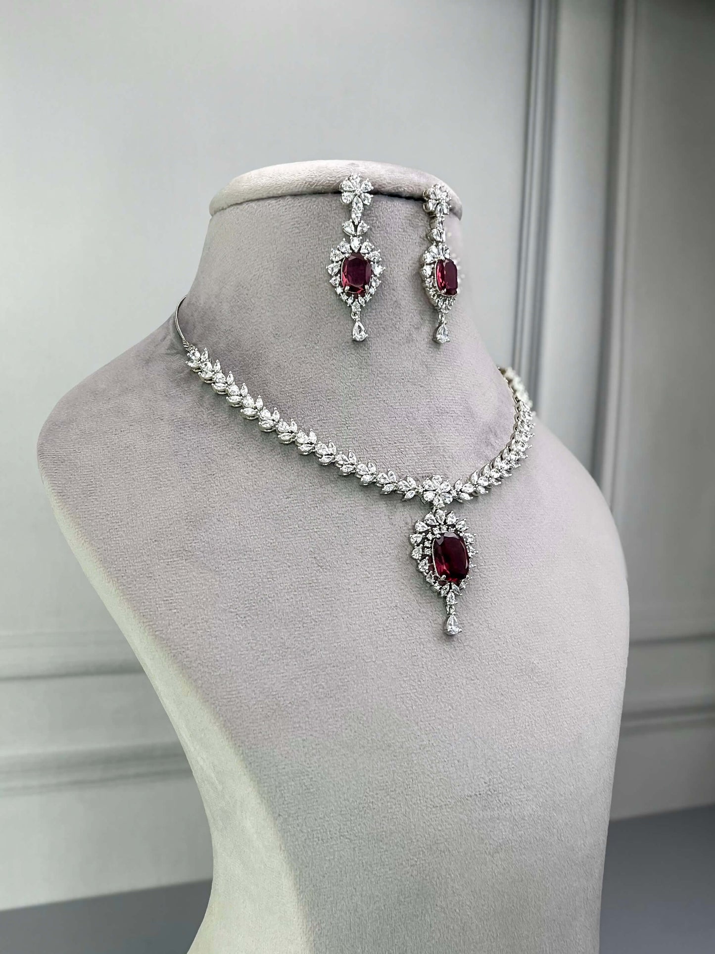 Alia AD Necklace Set
