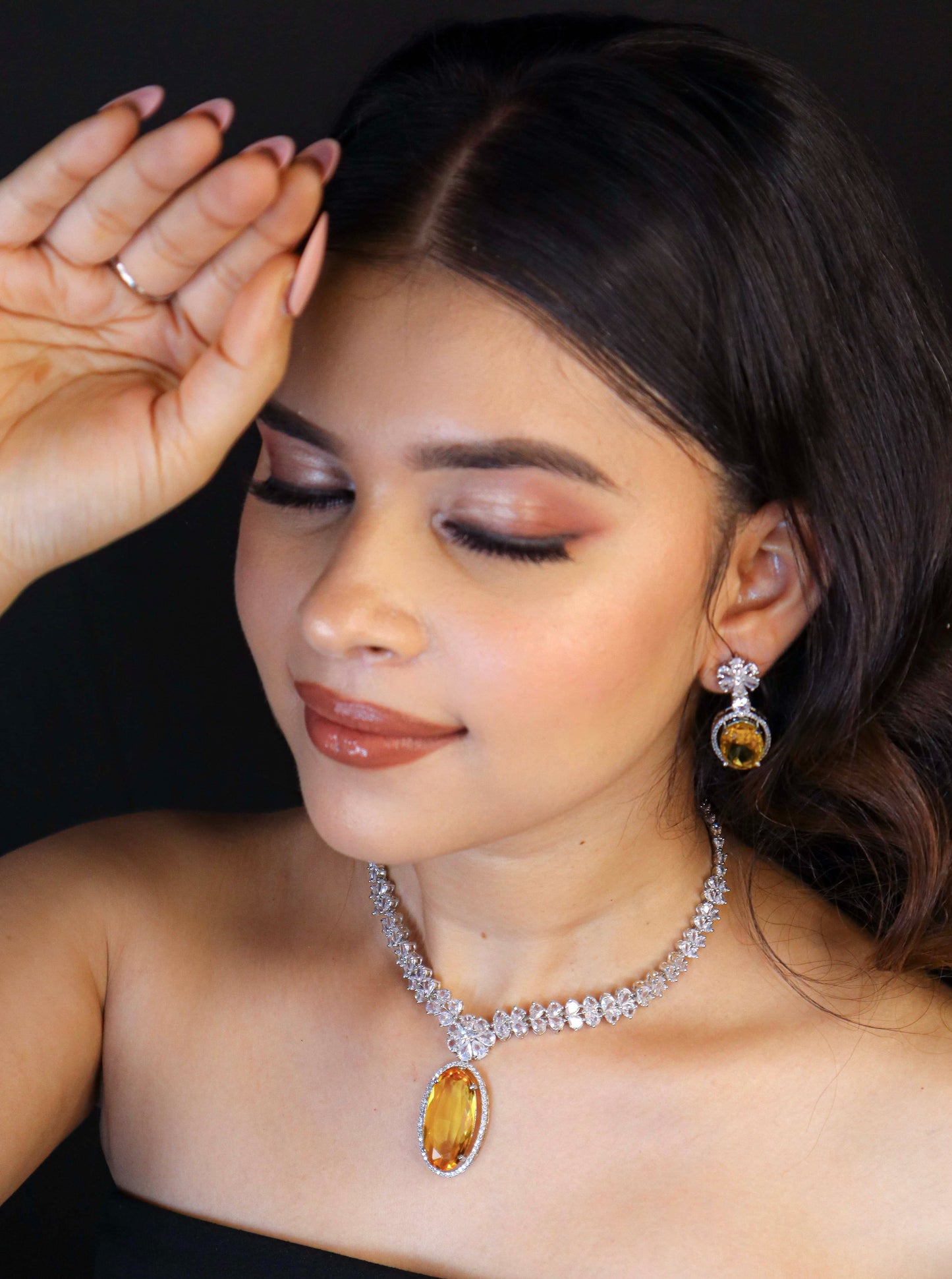 Sara AD Necklace Set