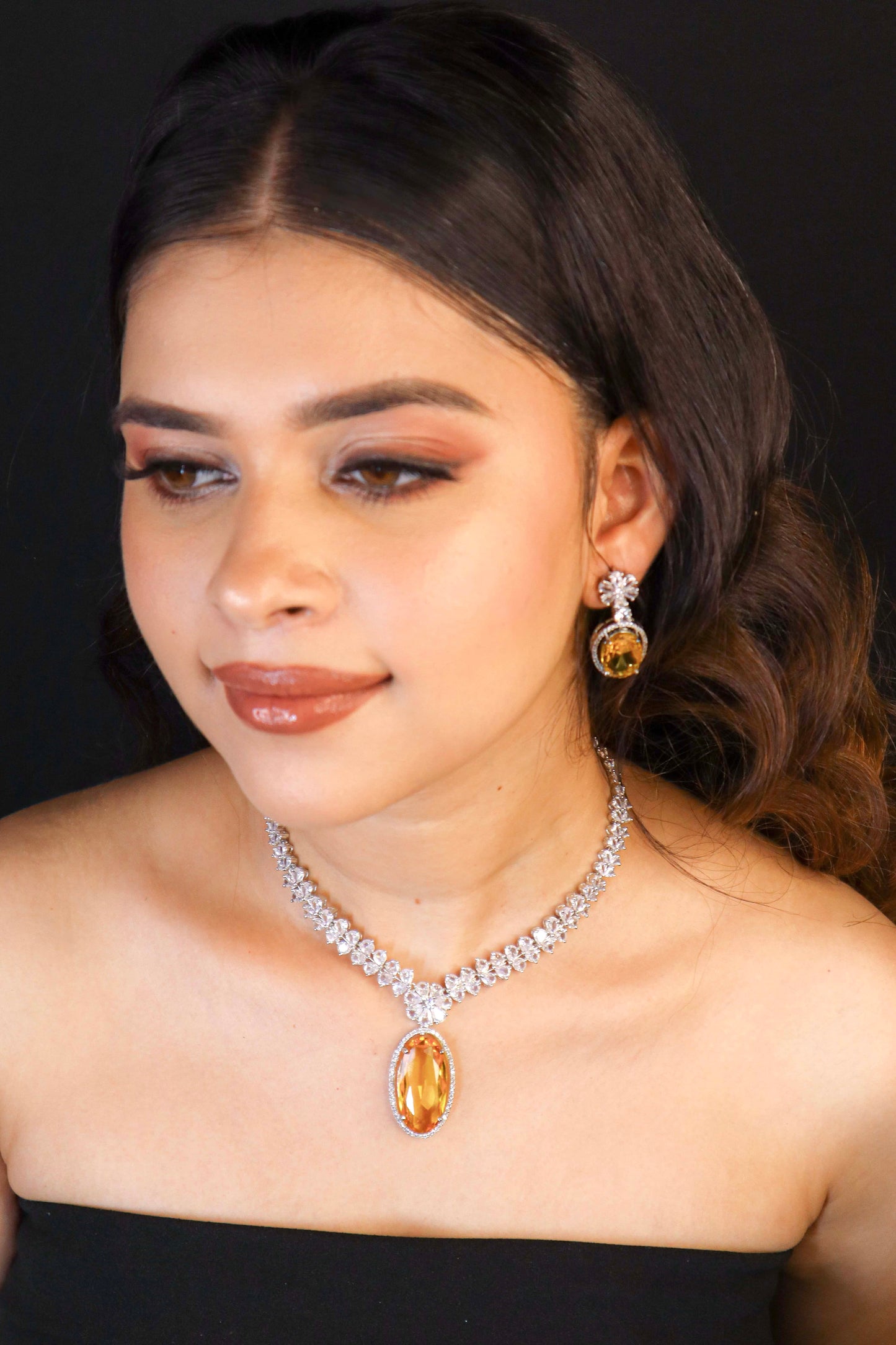 Sara AD Necklace Set