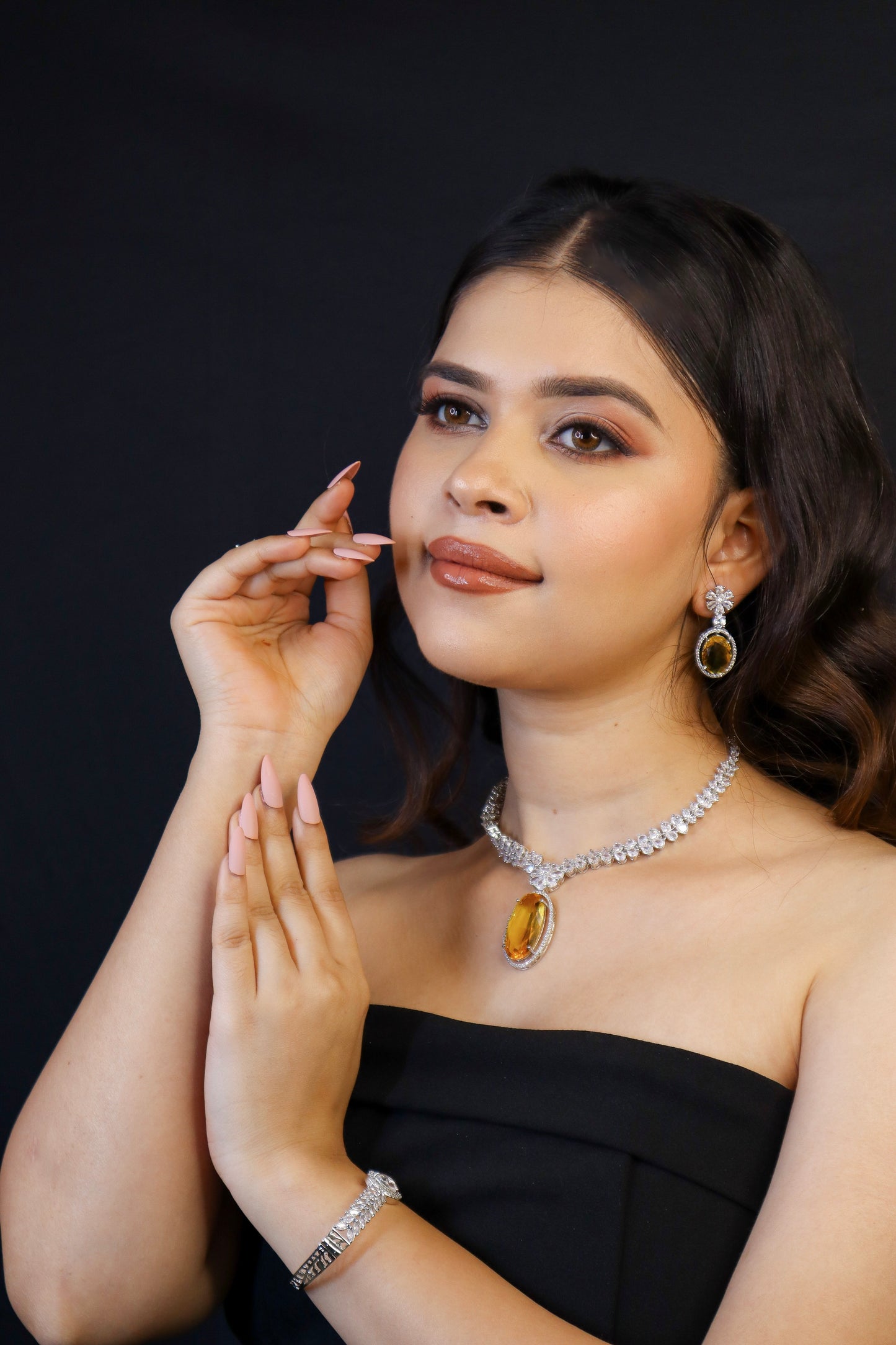 Sara AD Necklace Set
