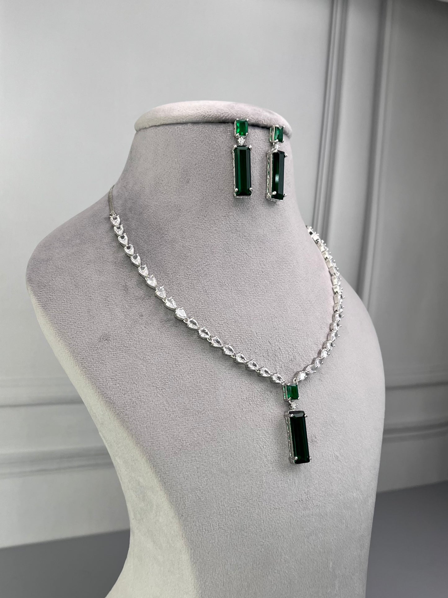 Hayley Emerald Green AD Necklace Set