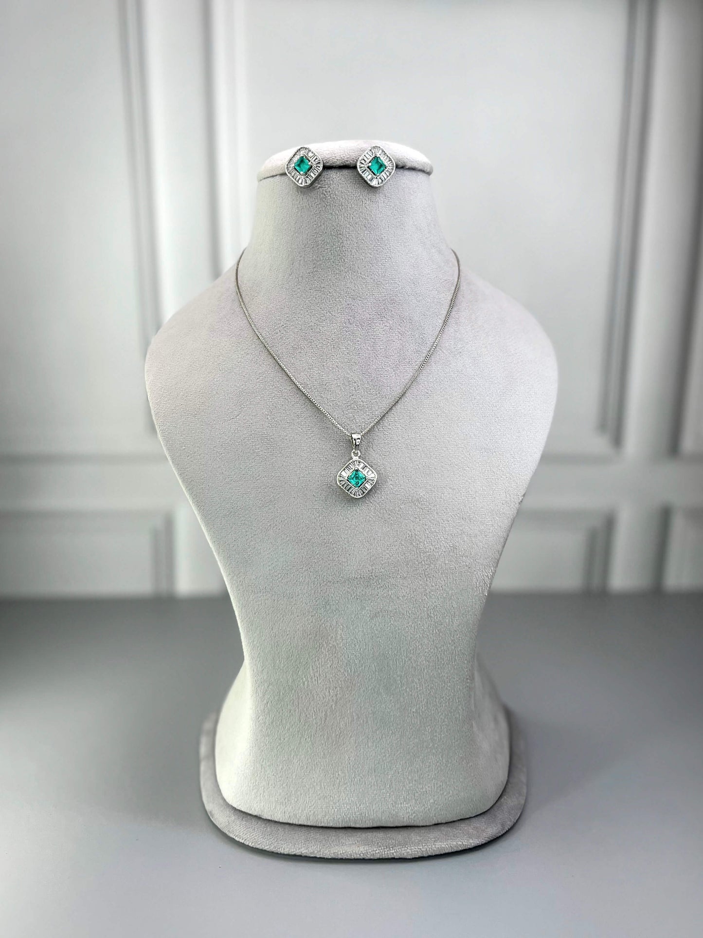 Lexi Sea Green Pendant Set