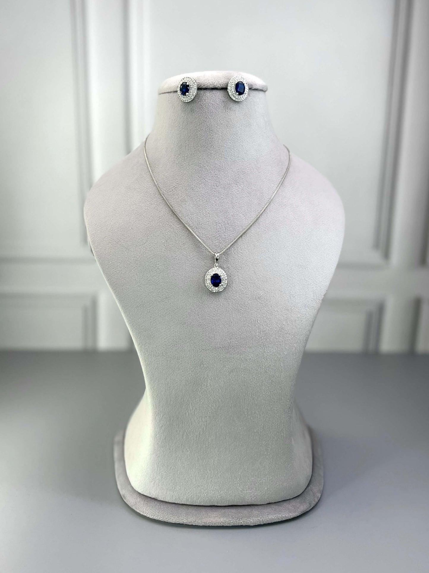 Ellie Sapphire Blue Pendant Set