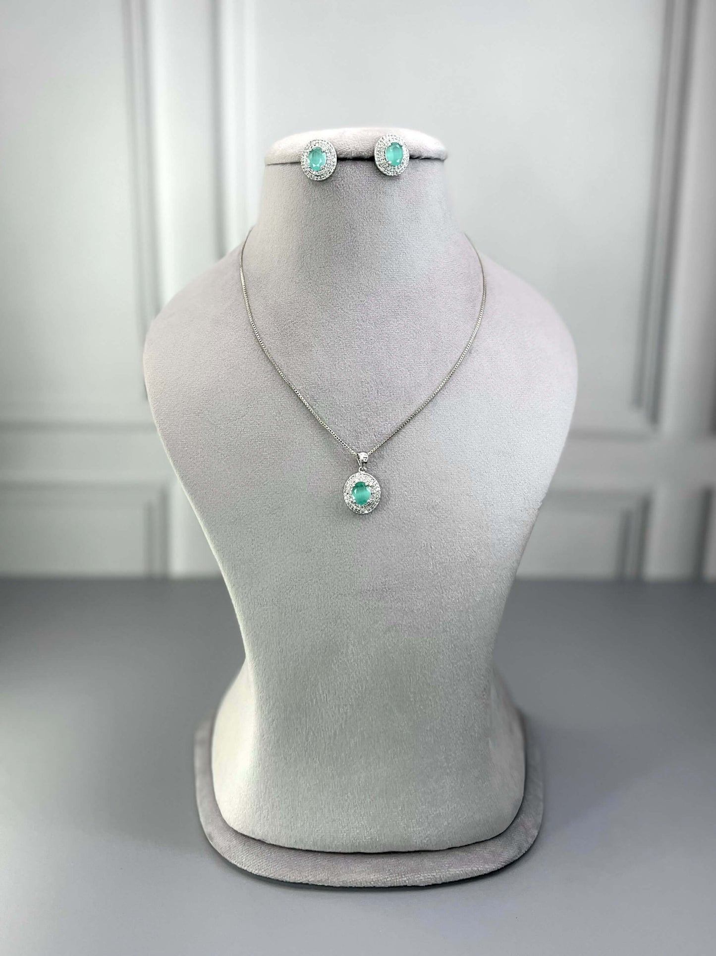 Ellie Mint Green Pendant Set