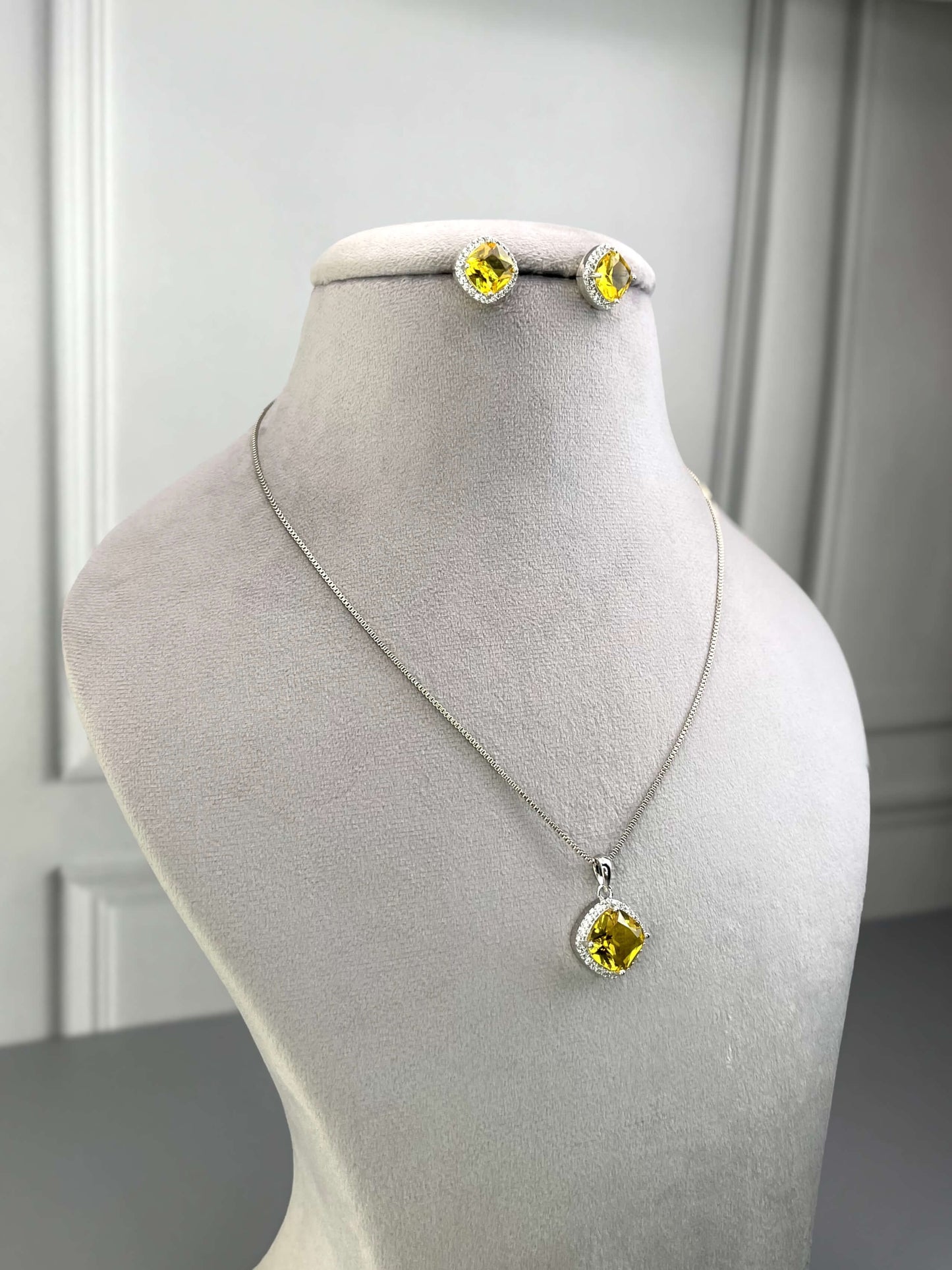 Tira Yellow Pendant Set