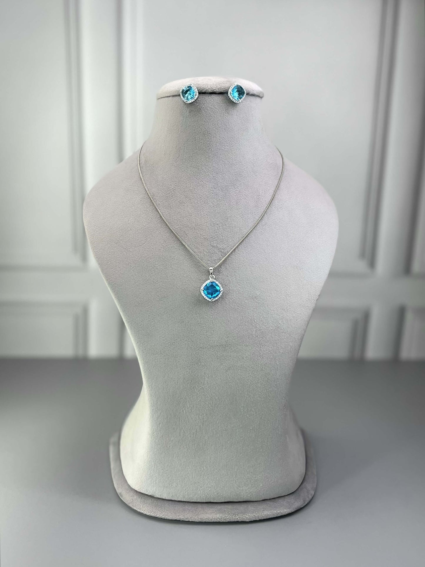 Tira Turquoise Blue Pendant Set