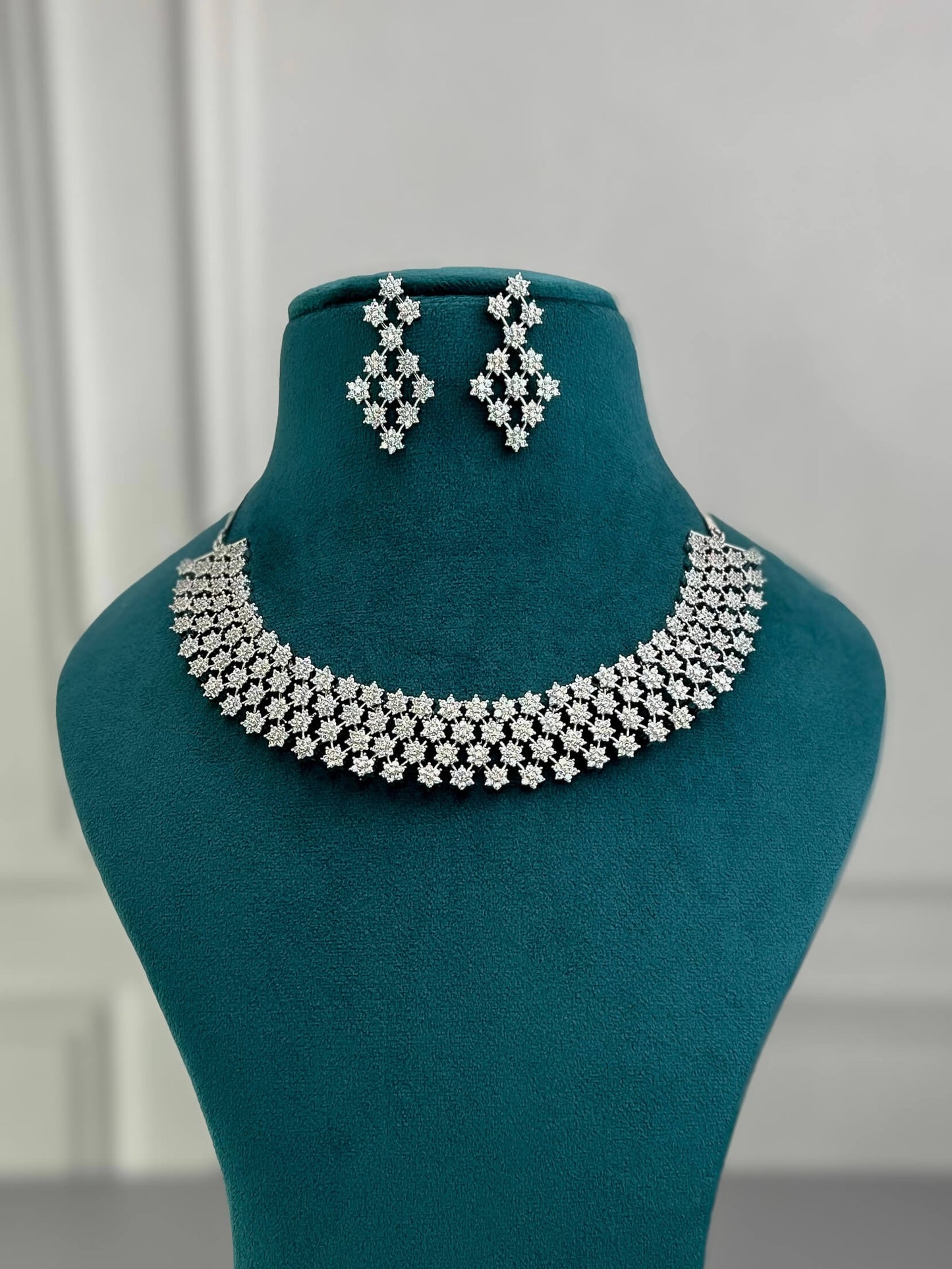 Celeste Silver AD Necklace Set