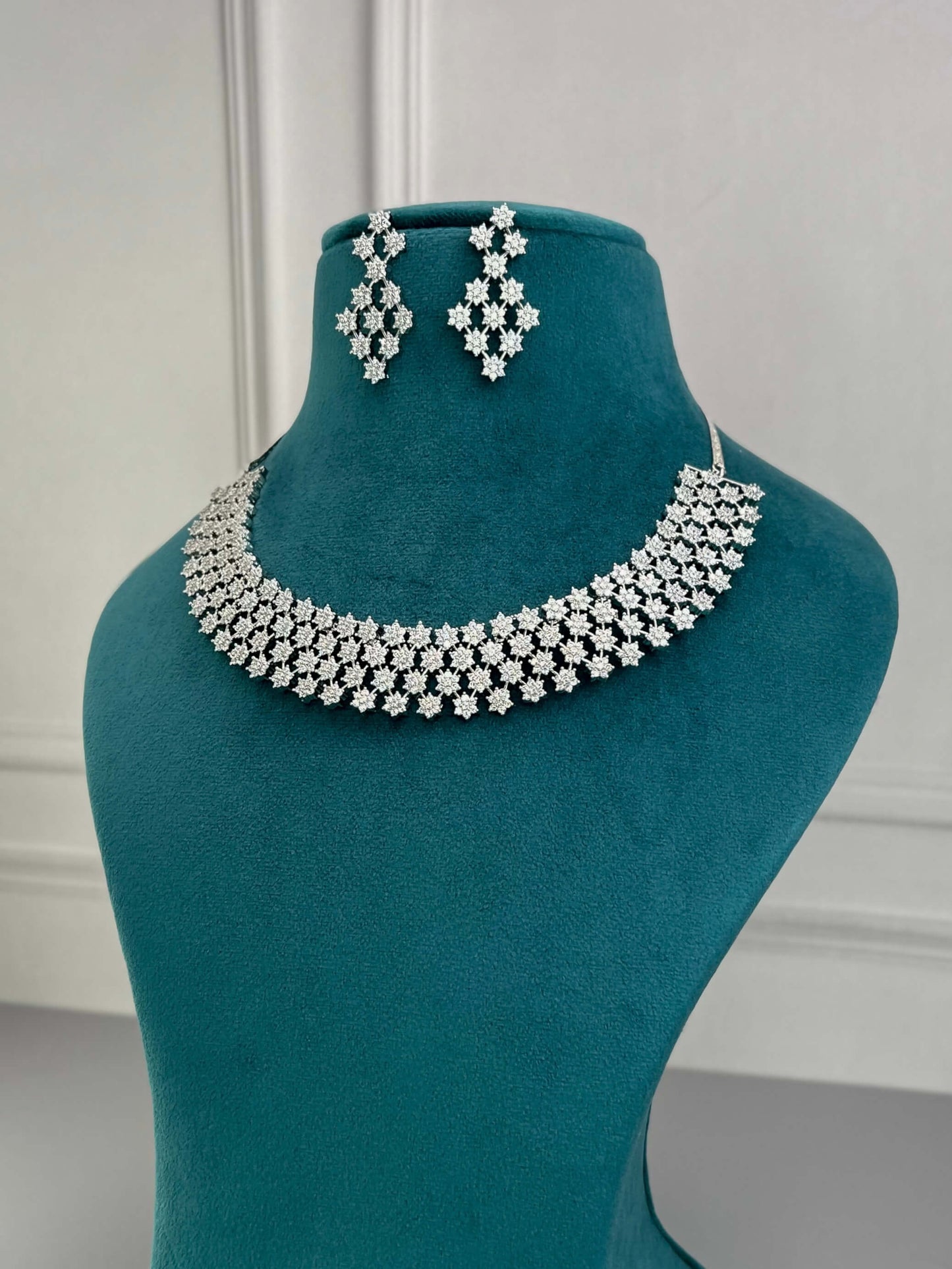 Celeste Silver AD Necklace Set