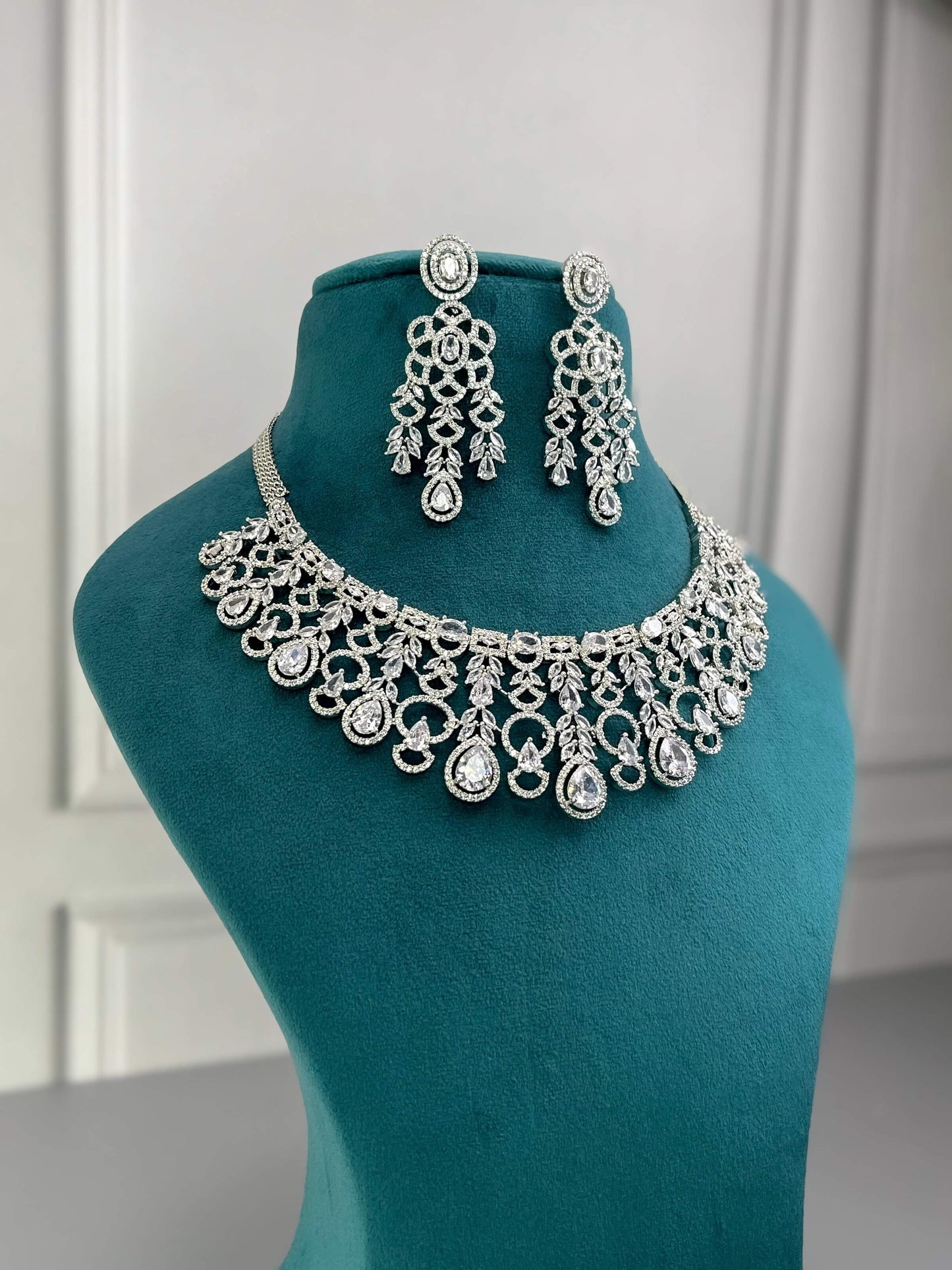 Stella Silver AD Necklace Set