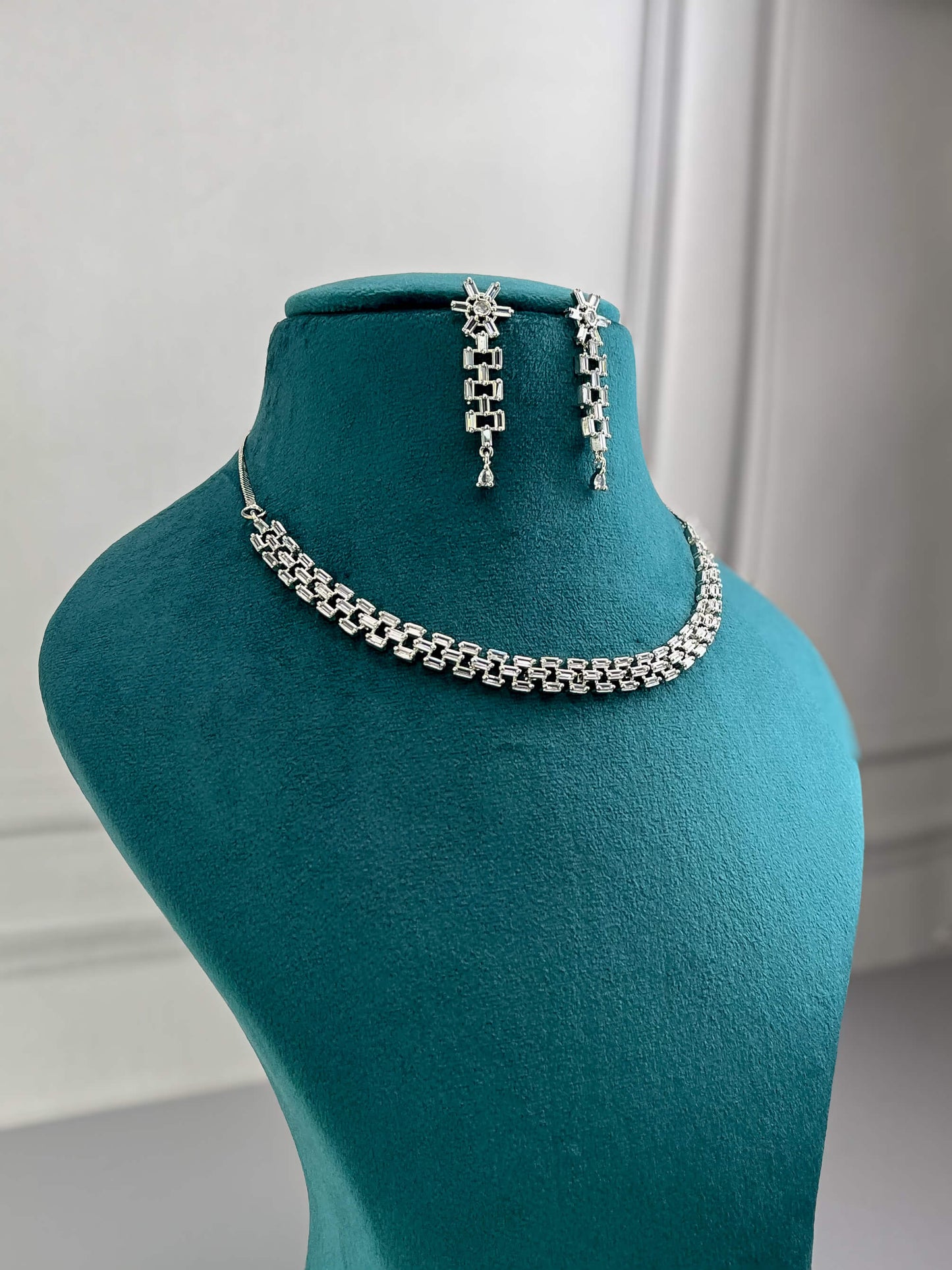 Emma Silver AD Necklace Set