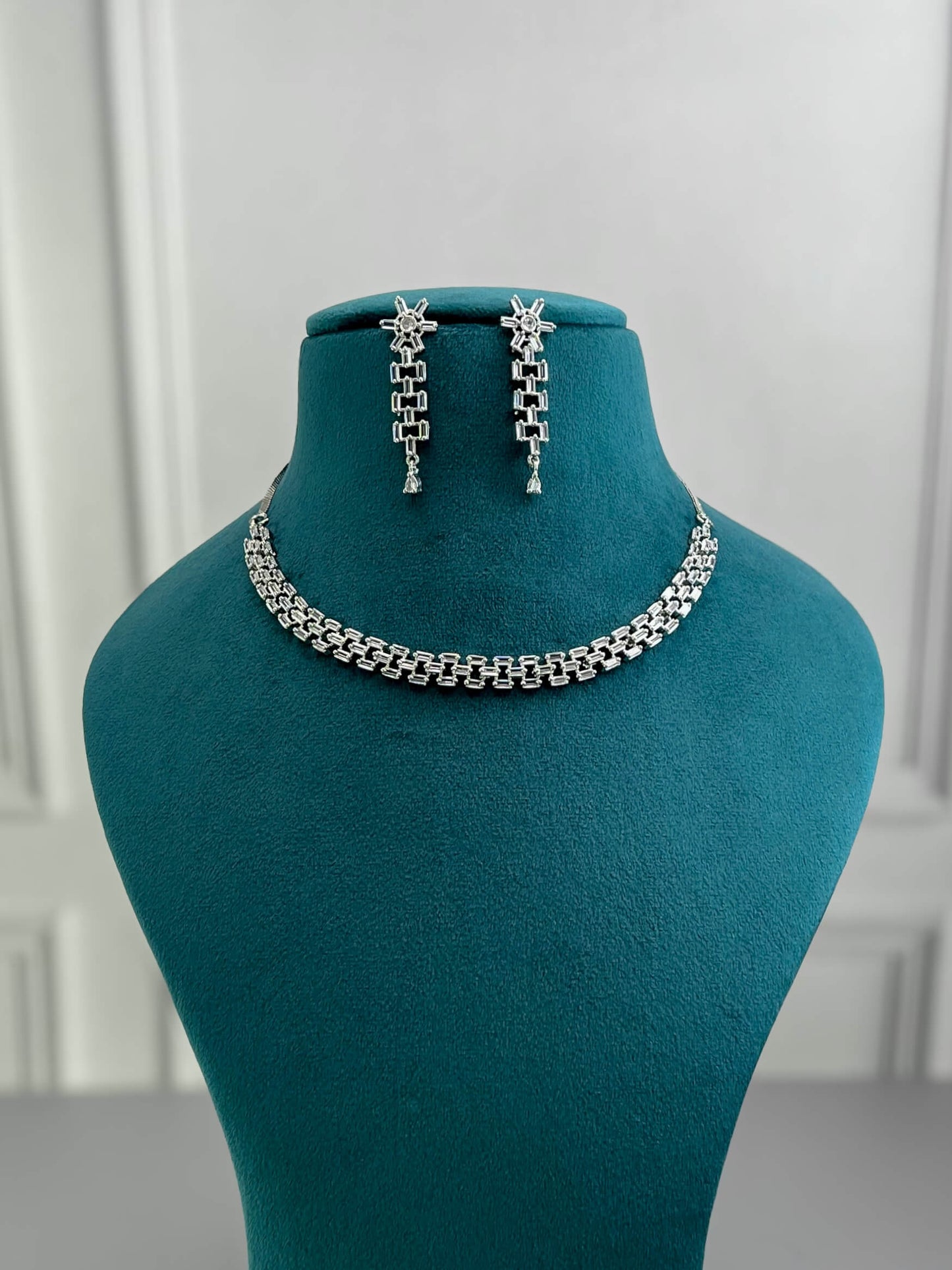 Emma Silver AD Necklace Set