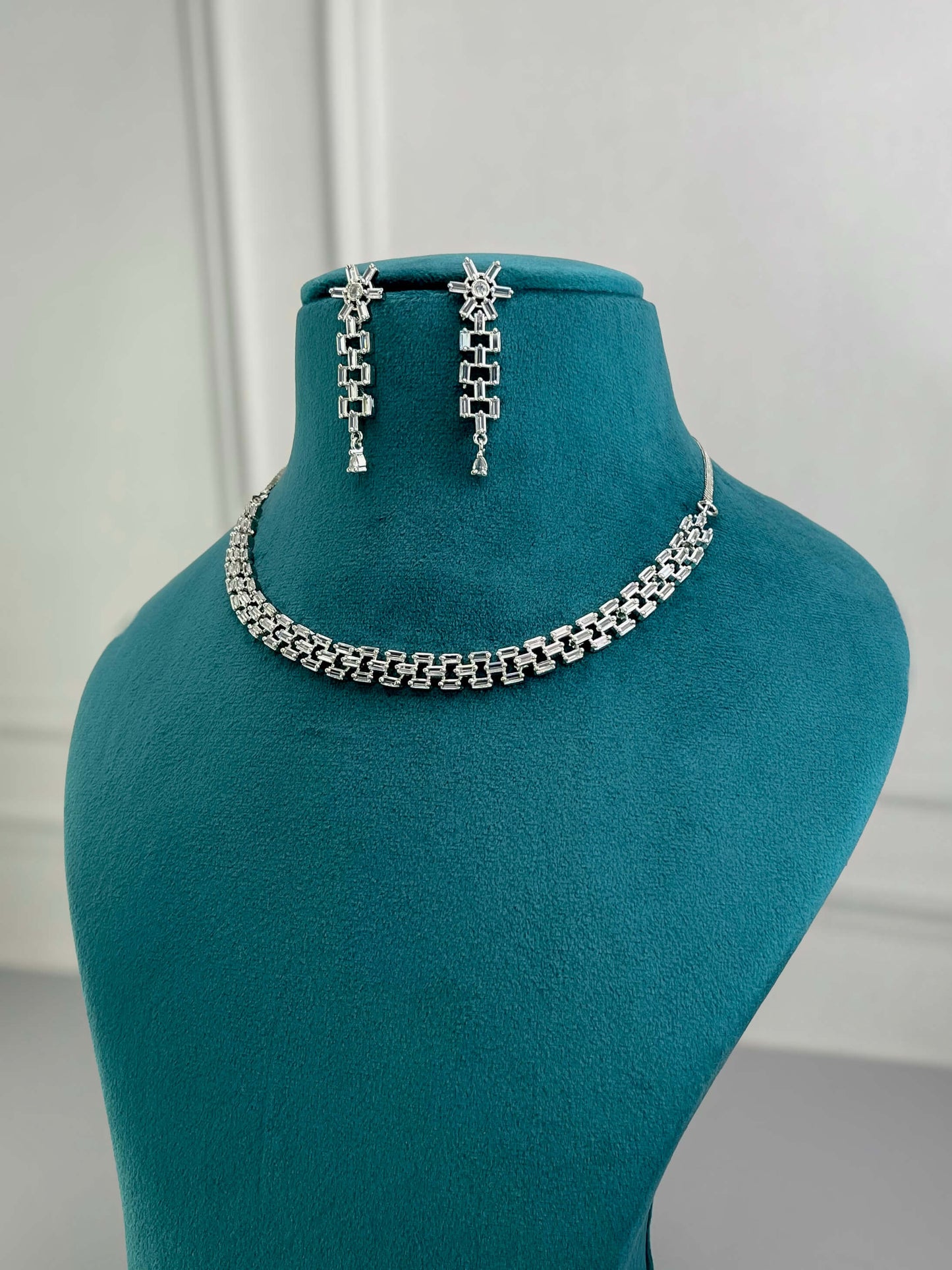 Emma Silver AD Necklace Set