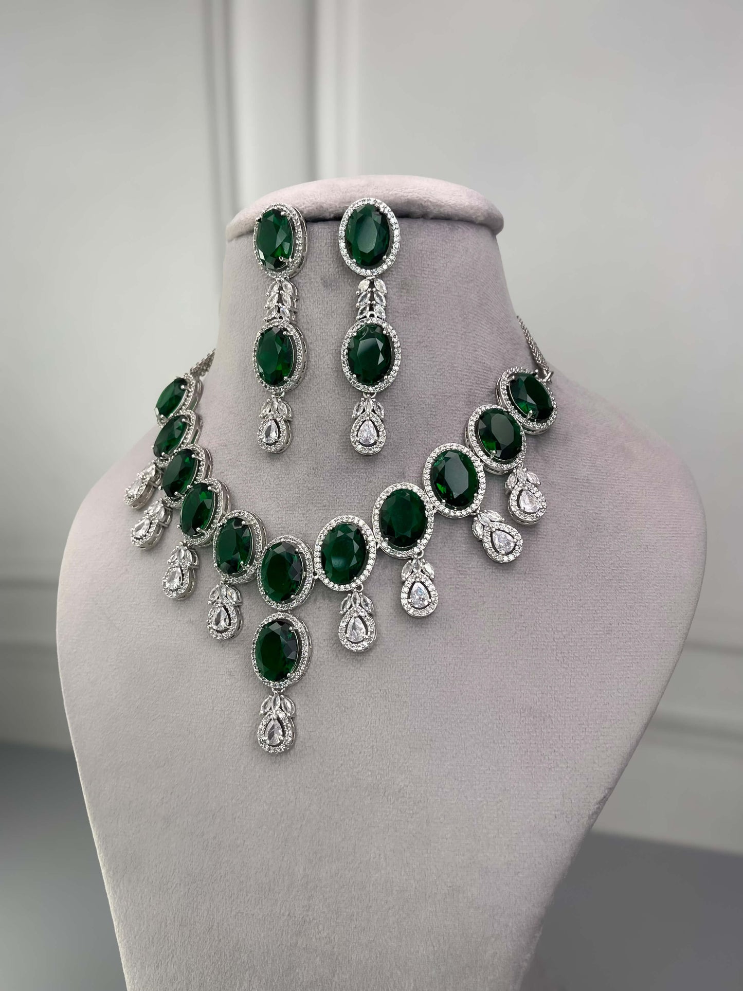 Valerie Emerald Green AD Necklace Set