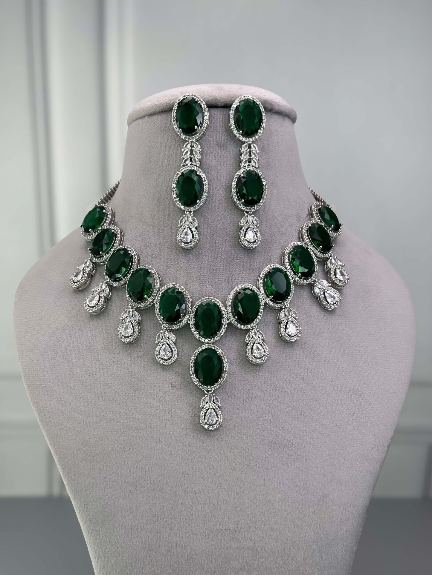 Valerie Emerald Green AD Necklace Set