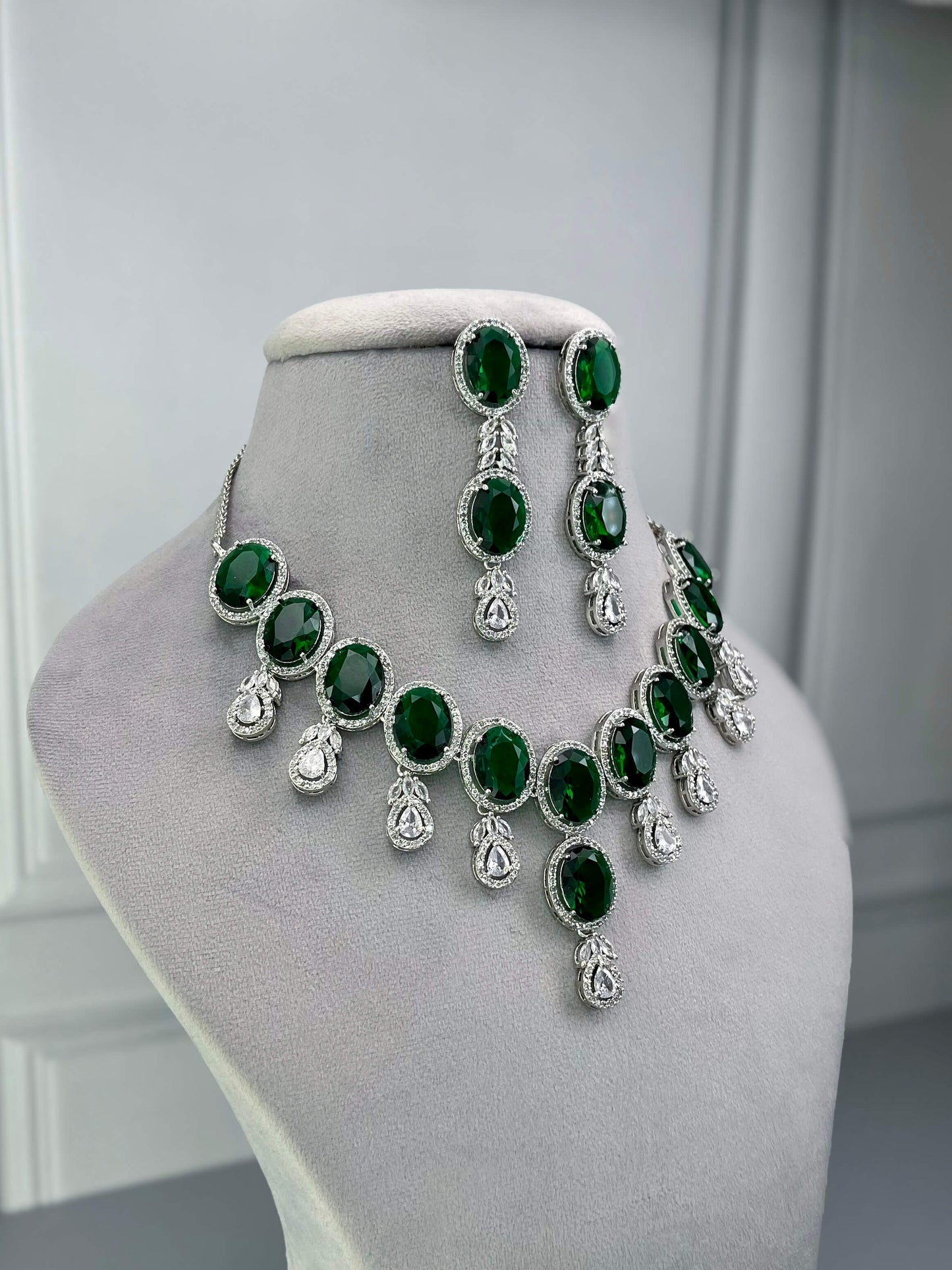 Valerie Emerald Green AD Necklace Set