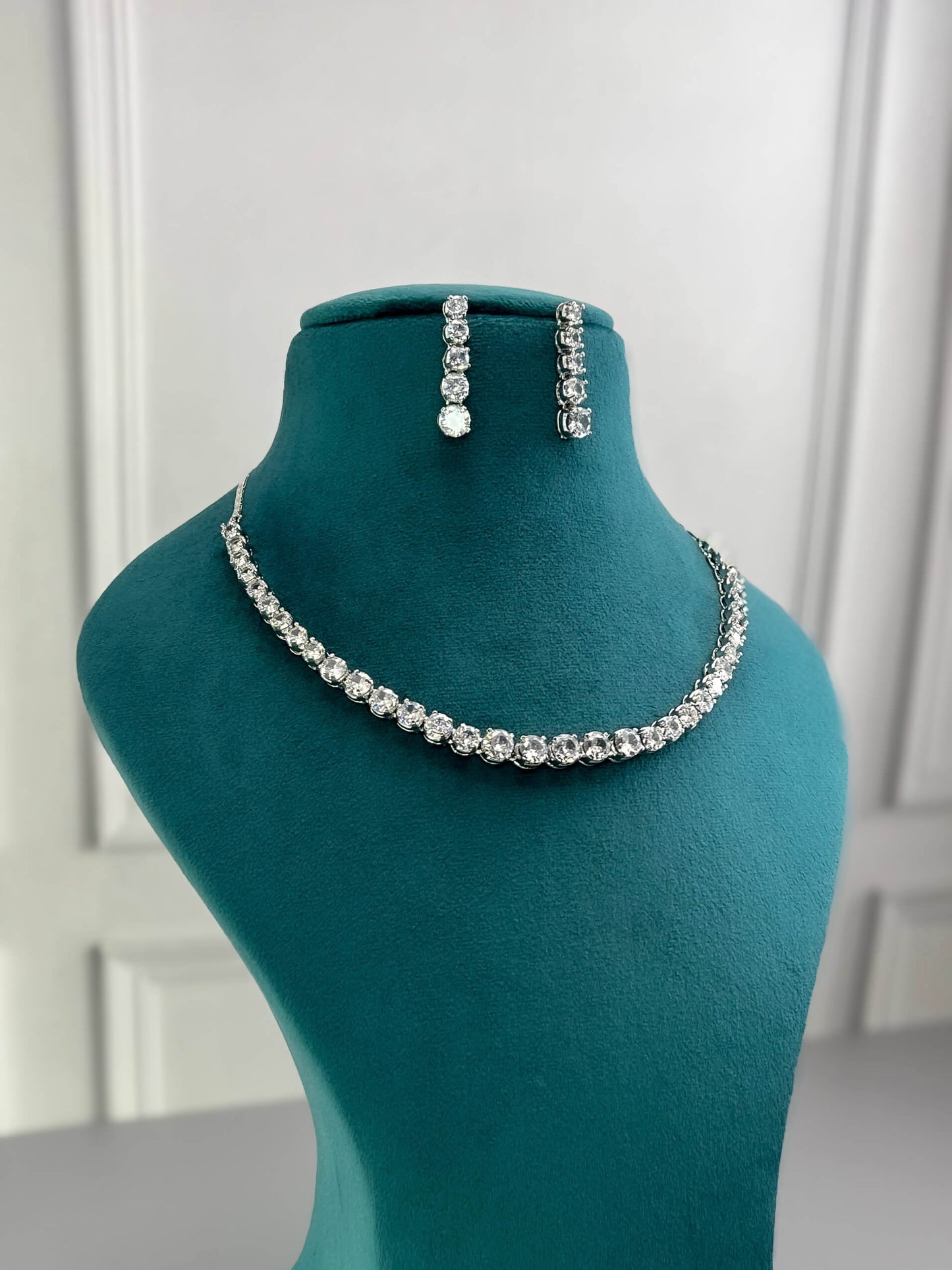 Claire Silver AD Necklace Set