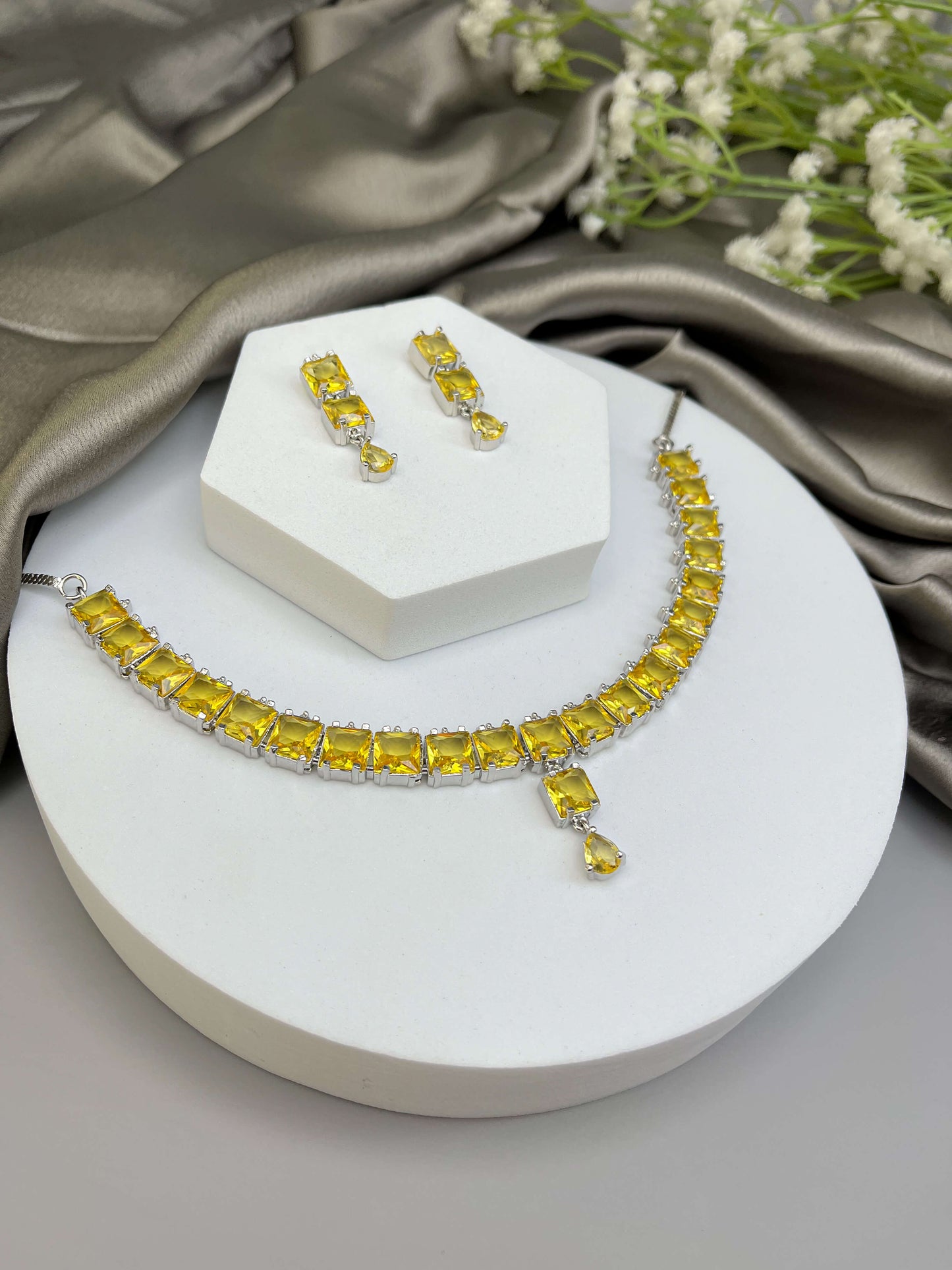 Gemma Yellow Necklace Set