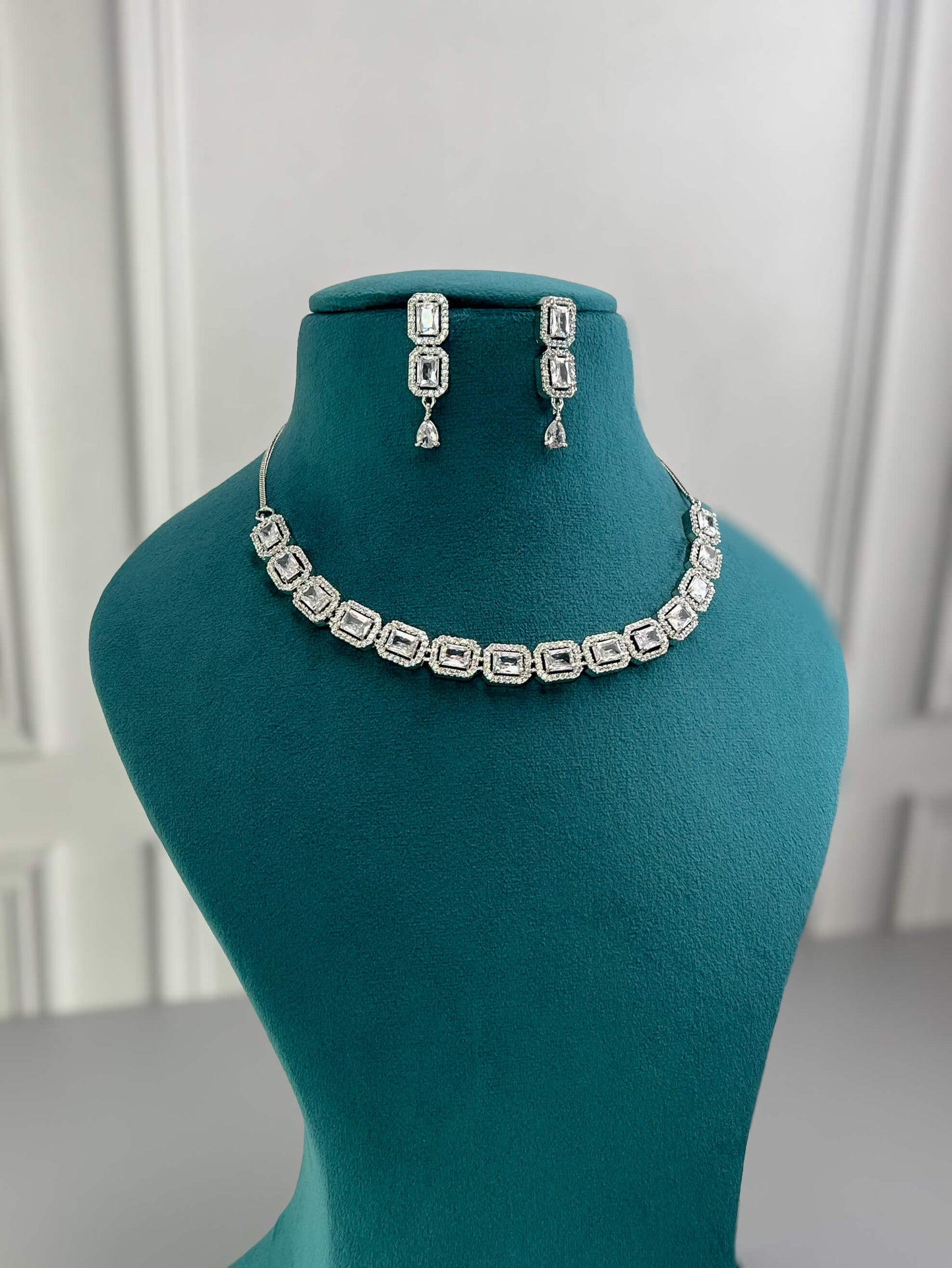 Jenna Silver AD Necklace Set