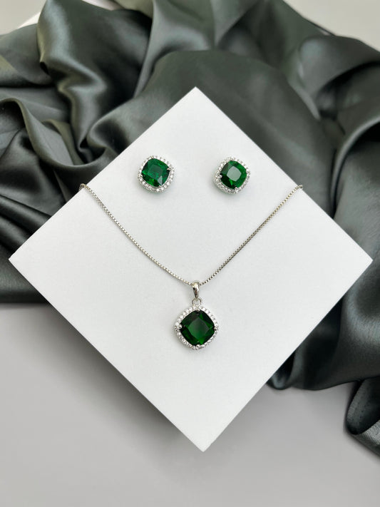 Tira Emerald Green Pendant Set