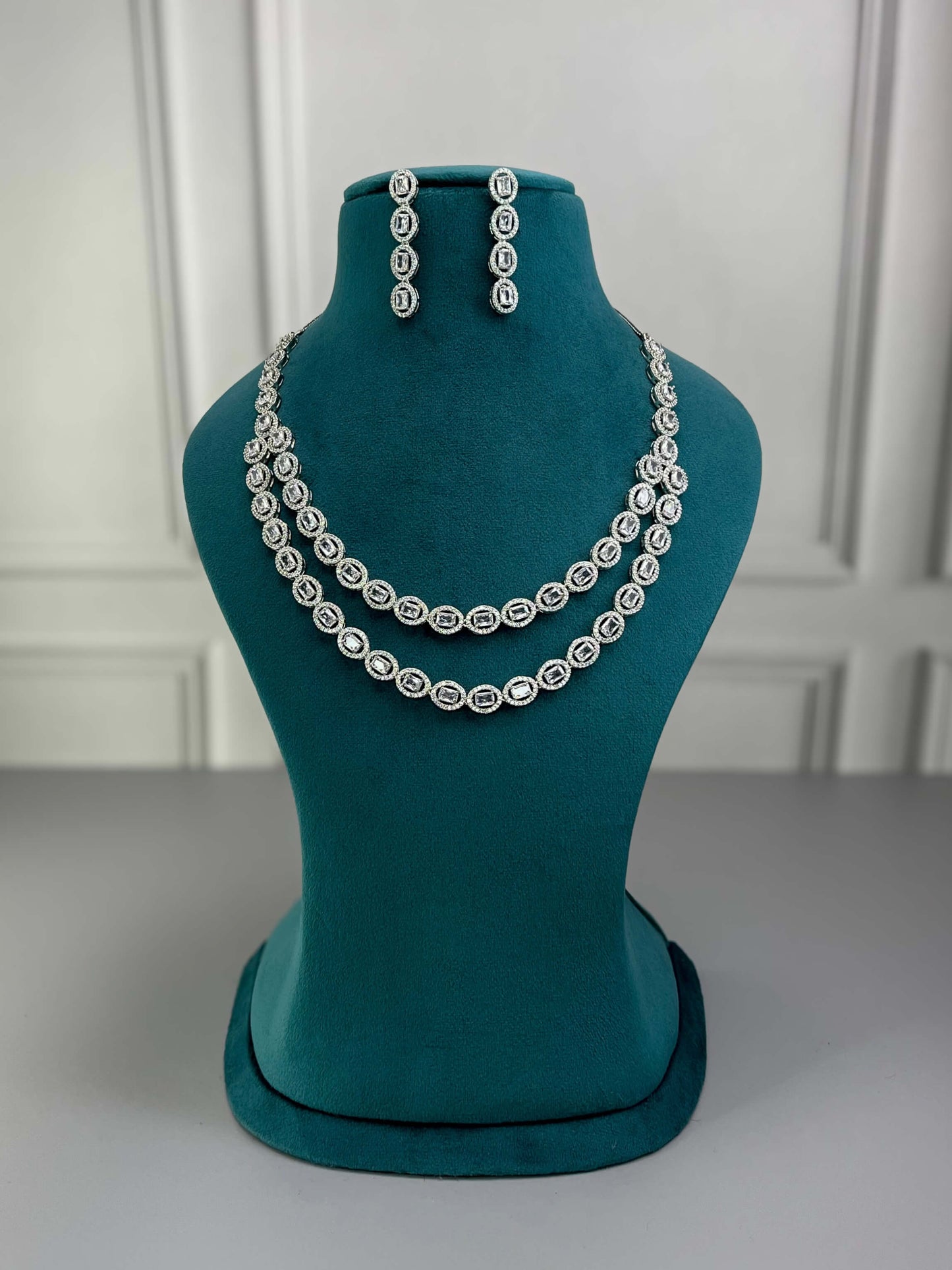 Olivia Silver AD Necklace Set