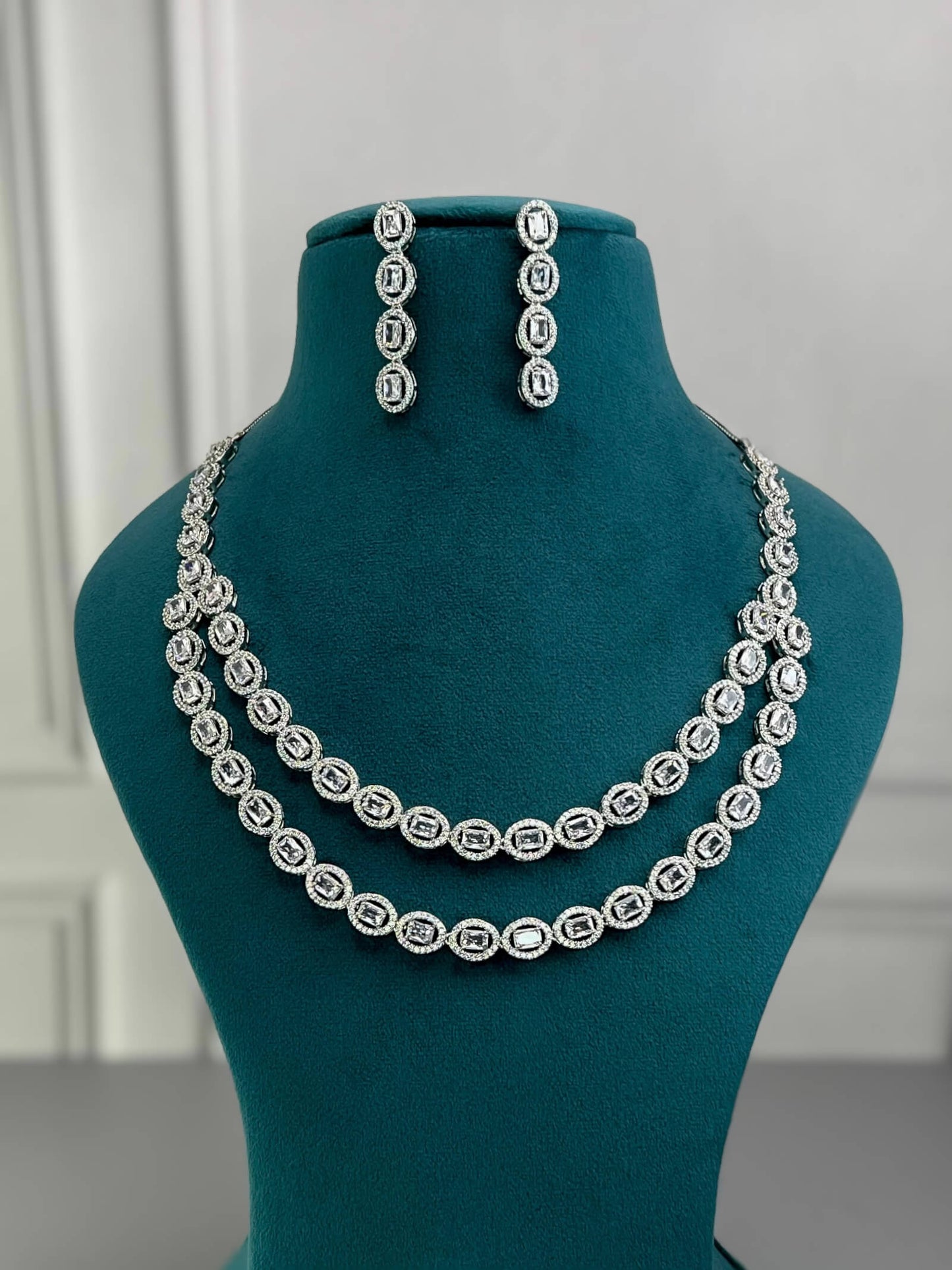 Olivia Silver AD Necklace Set