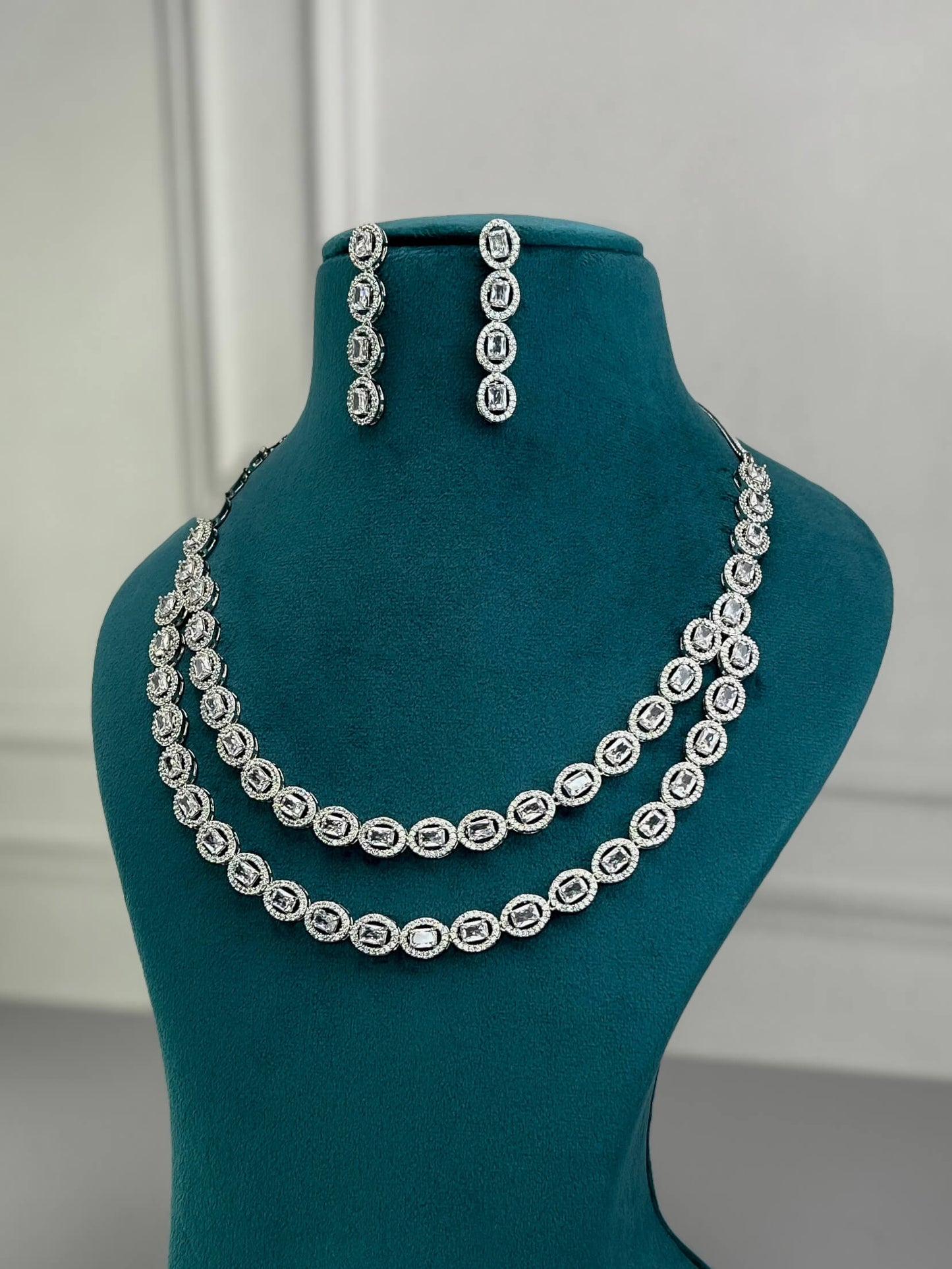 Olivia Silver AD Necklace Set