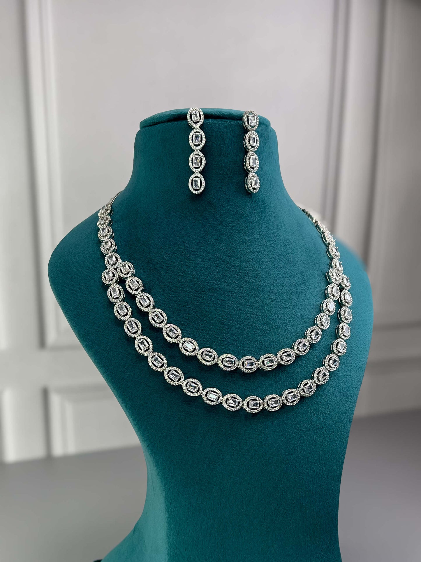 Olivia Silver AD Necklace Set