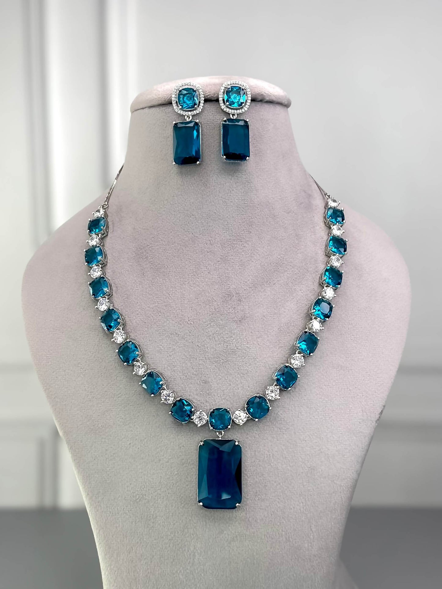 Veronica Teal Blue Necklace Set