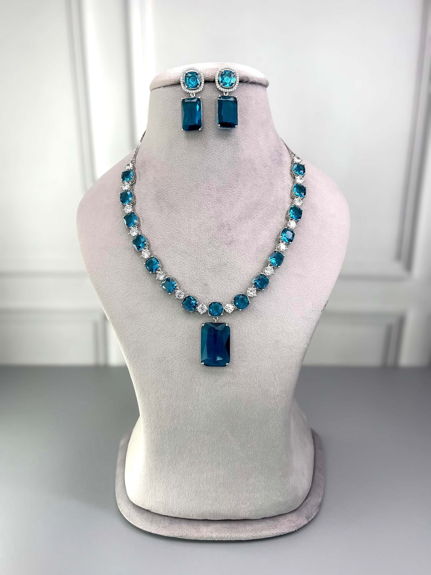 Veronica Teal Blue Necklace Set