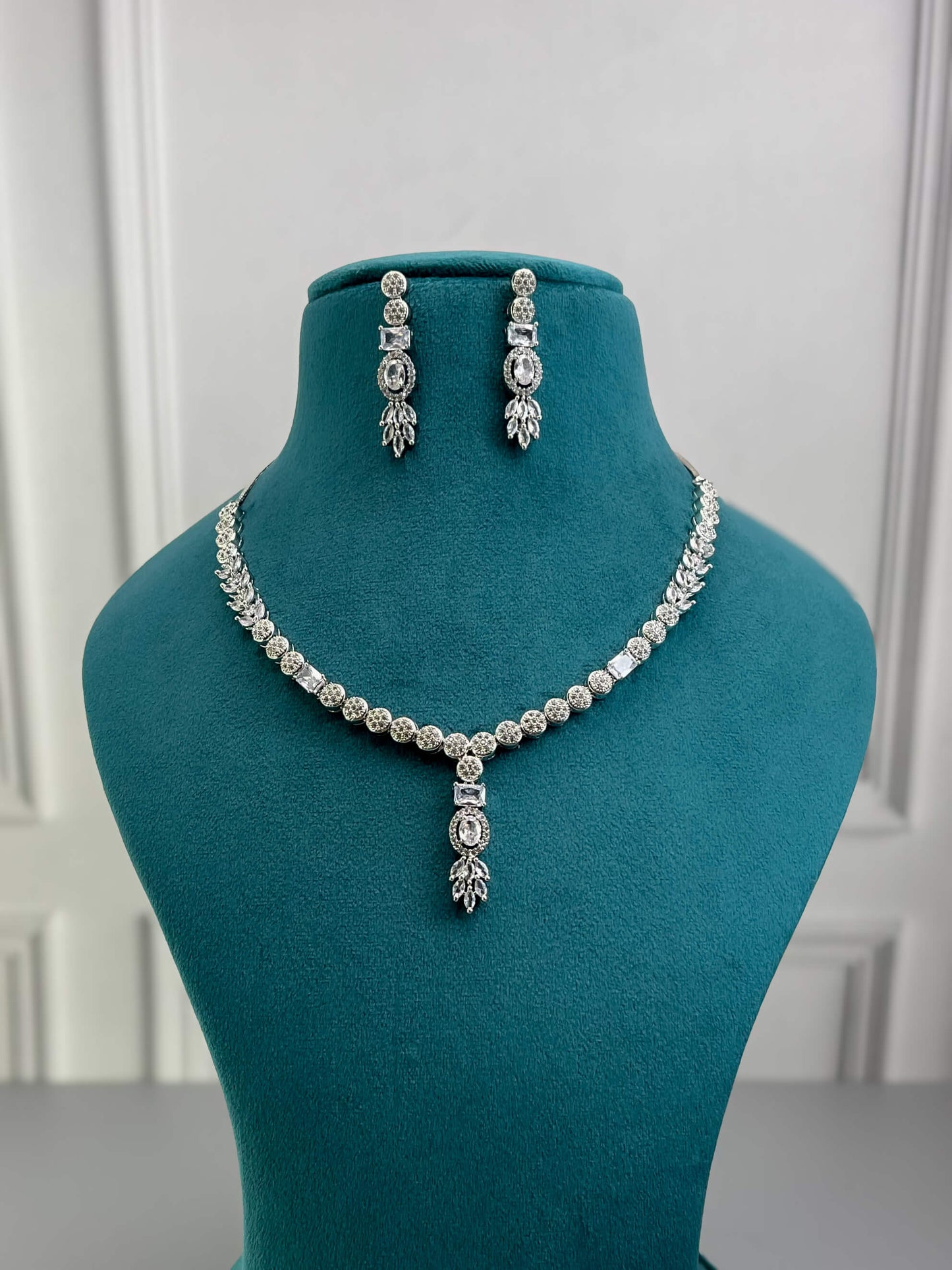 Vanessa Silver AD Necklace Set