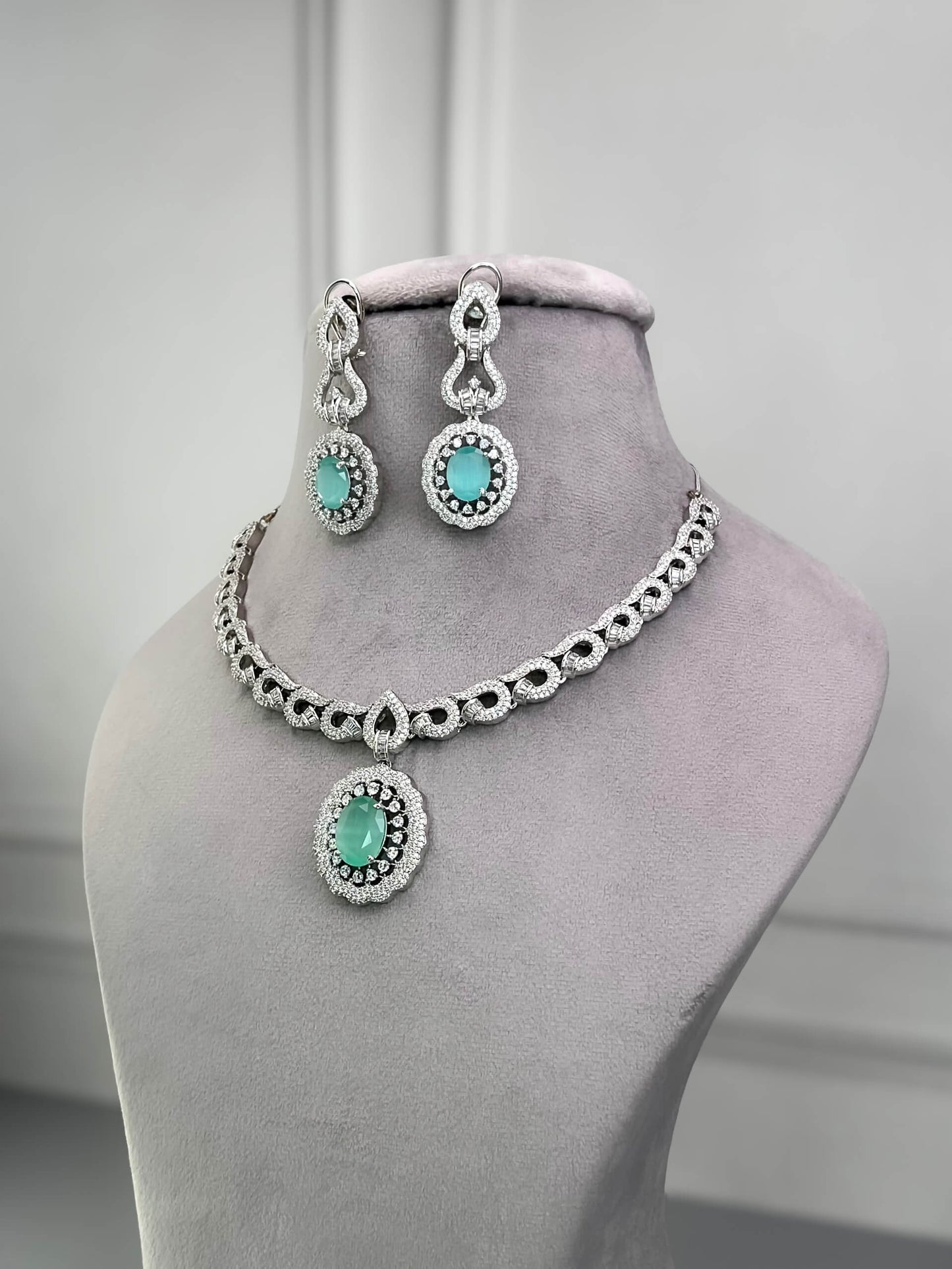 Emily Mint Green AD Necklace Set