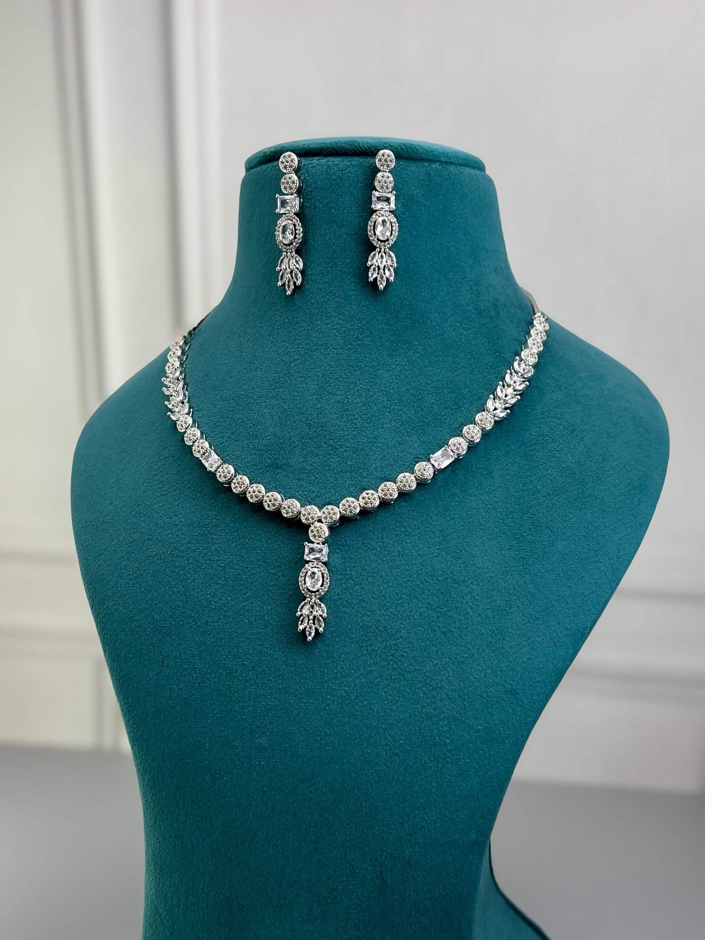 Vanessa Silver AD Necklace Set