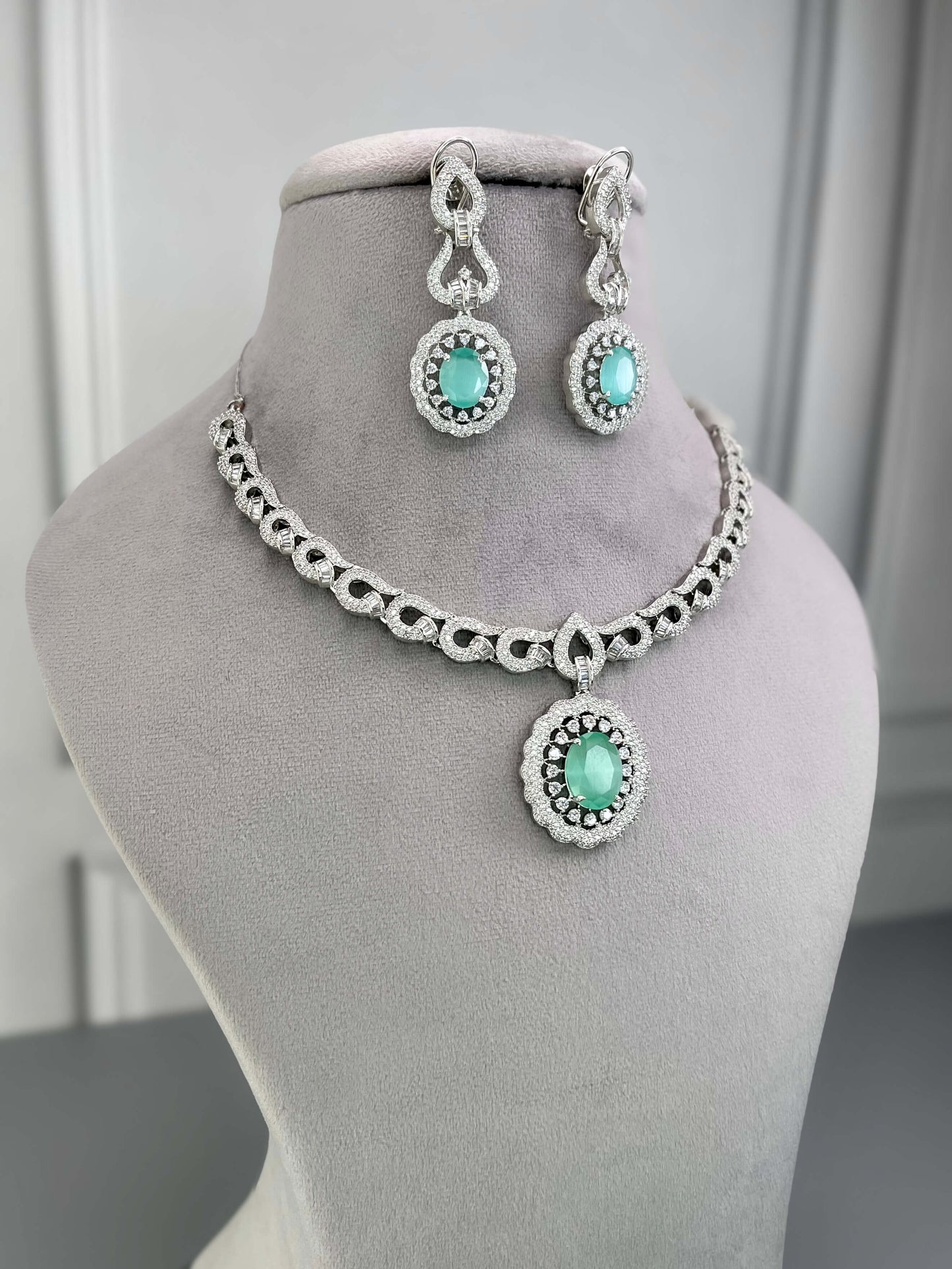 Emily Mint Green AD Necklace Set