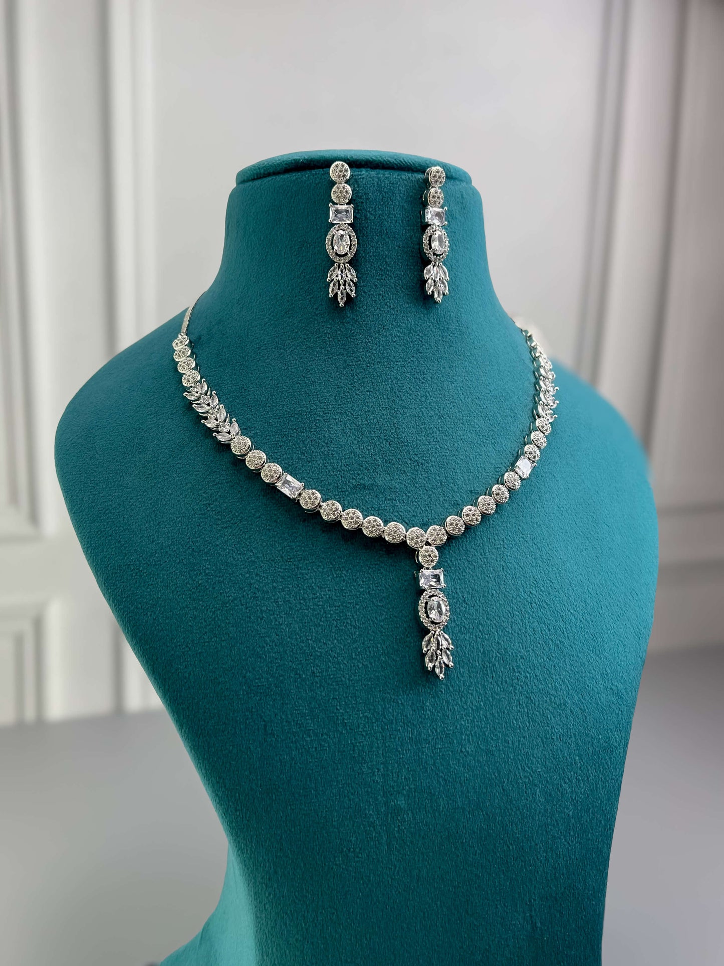 Vanessa Silver AD Necklace Set