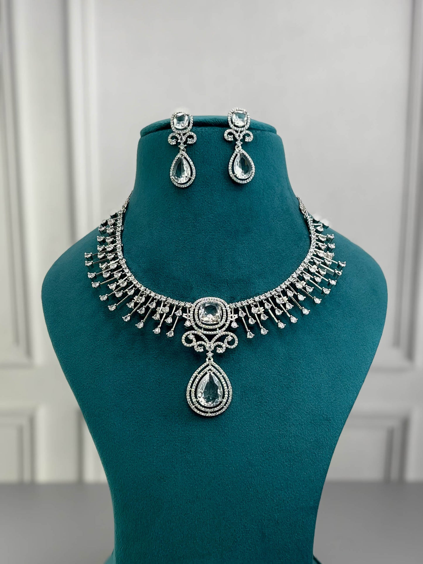 Audrey Silver AD Necklace Set