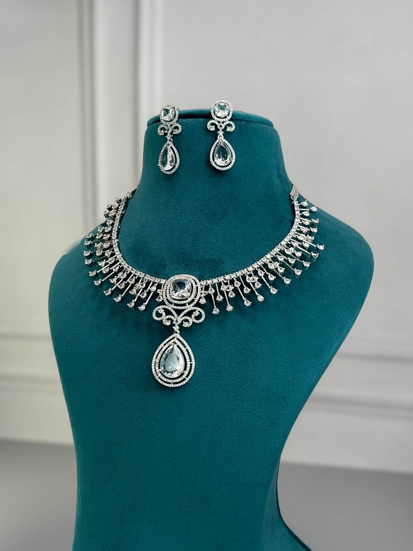 Audrey Silver AD Necklace Set