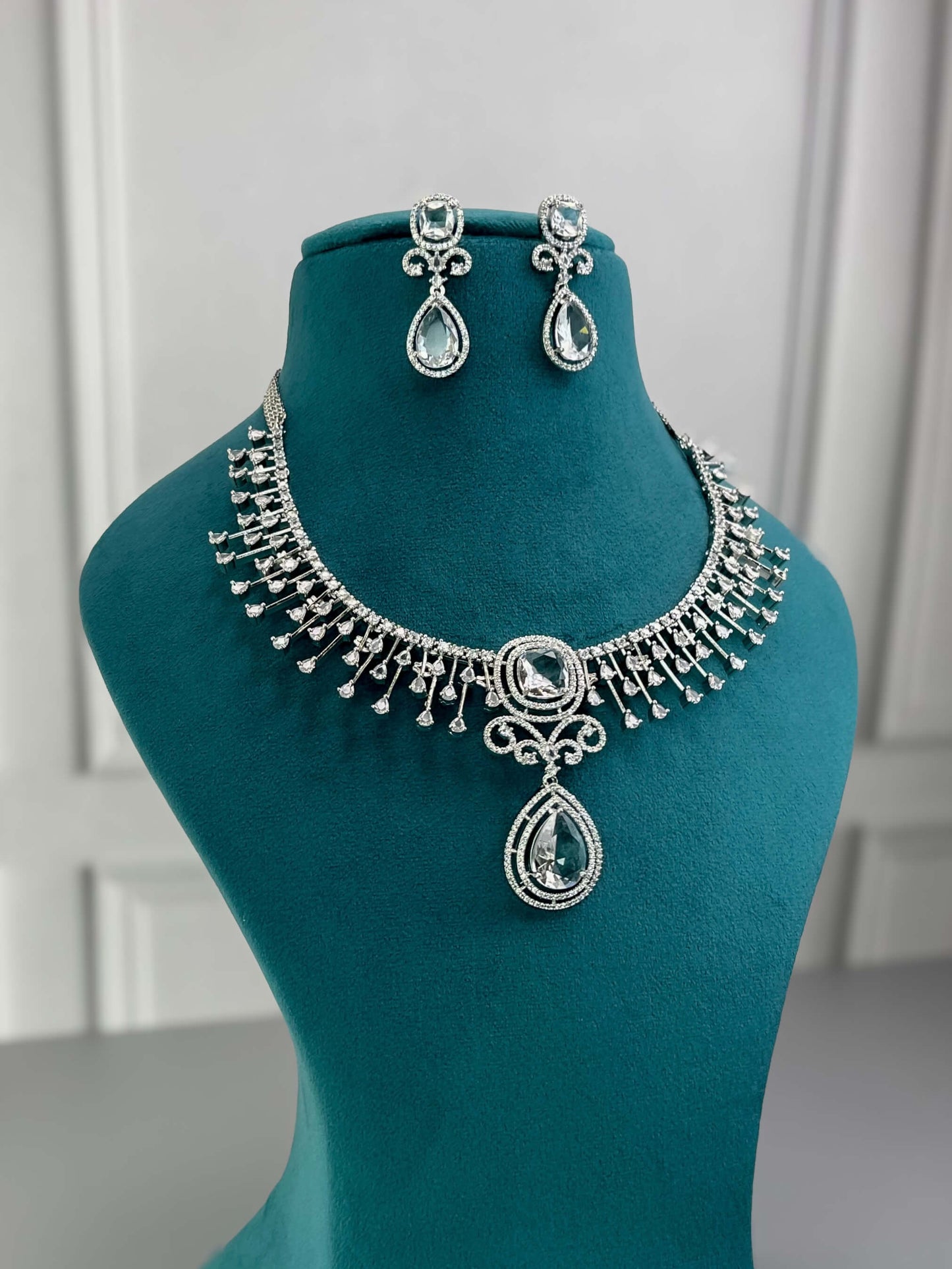 Audrey Silver AD Necklace Set