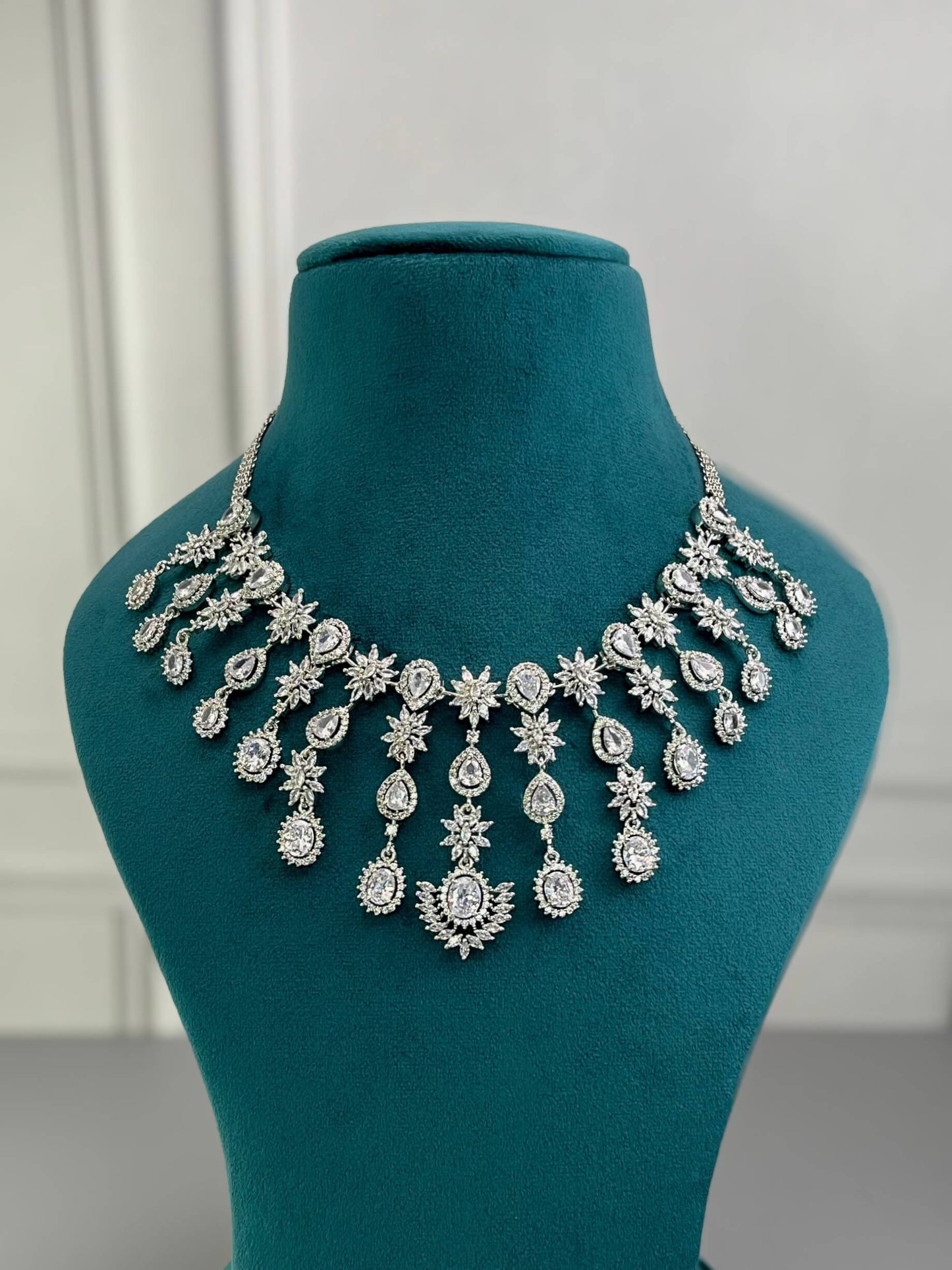 Katherine Silver AD necklace Set